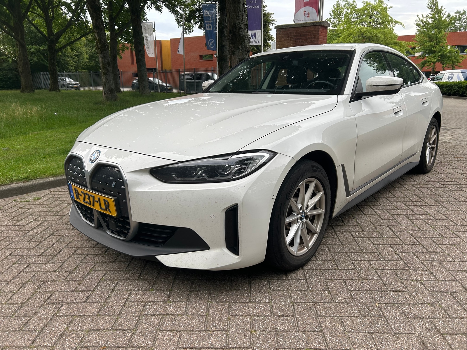 Foto 2 van BMW i4