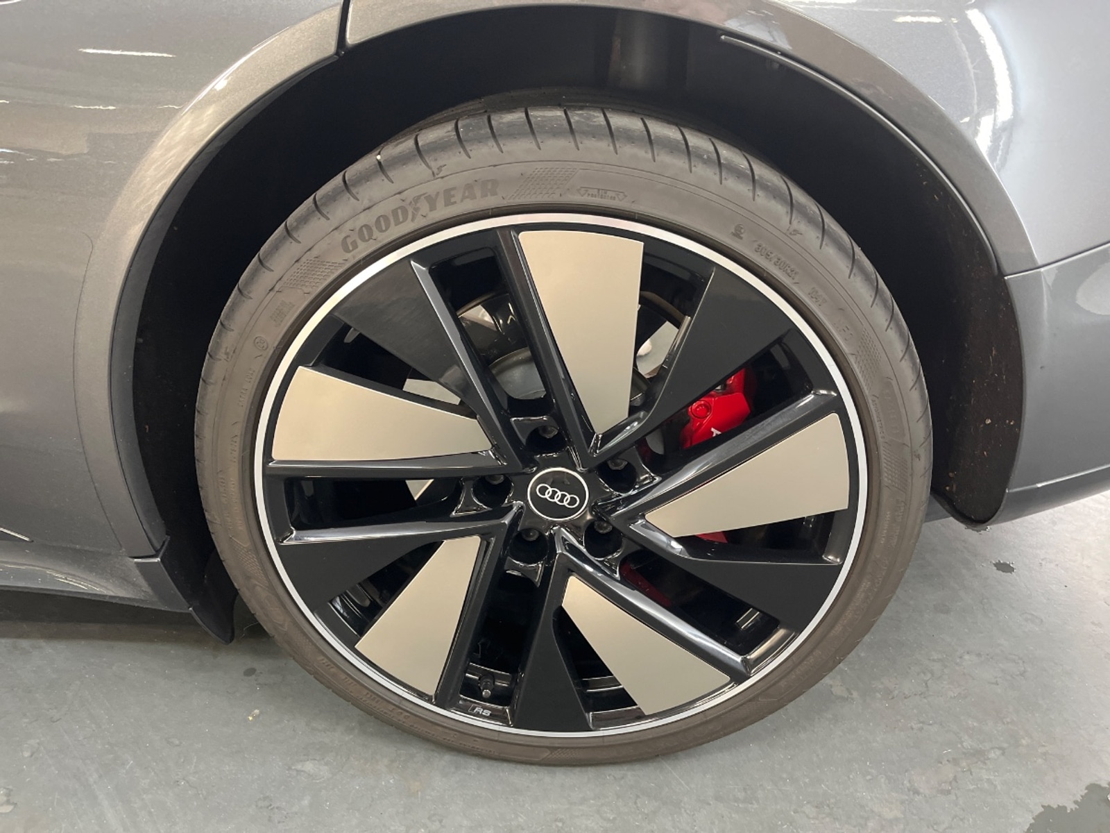 Foto 11 van Audi e-tron GT