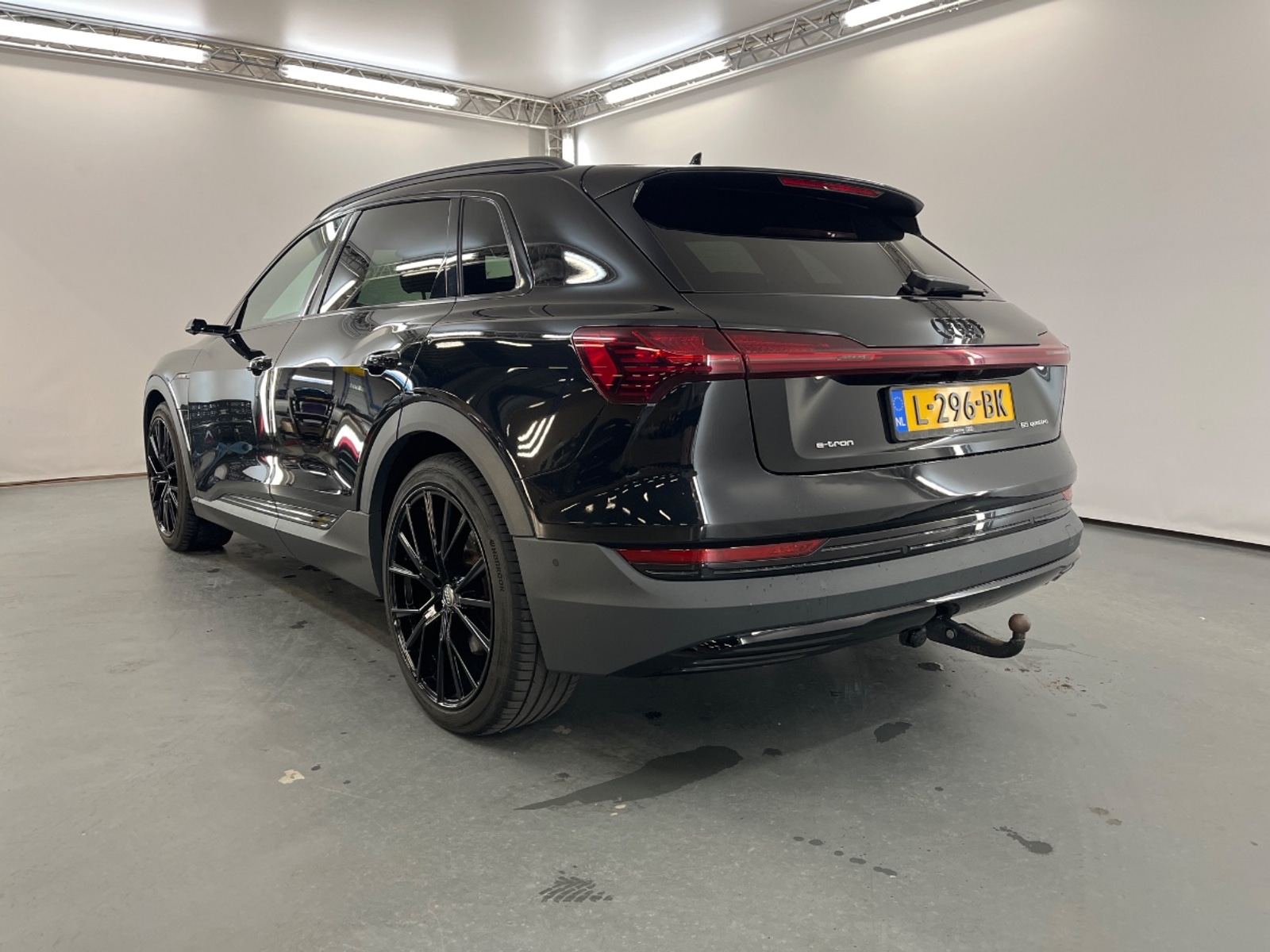Foto 16 van Audi e-tron