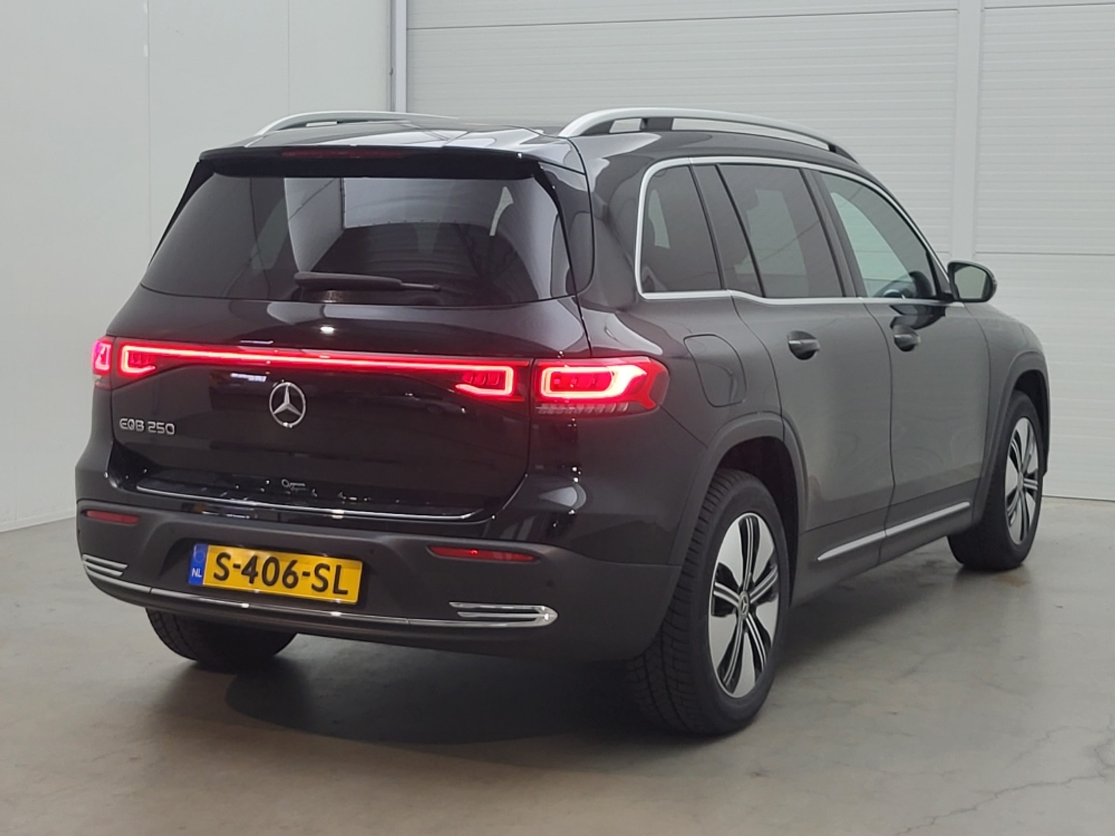 Foto 4 van Mercedes EQB