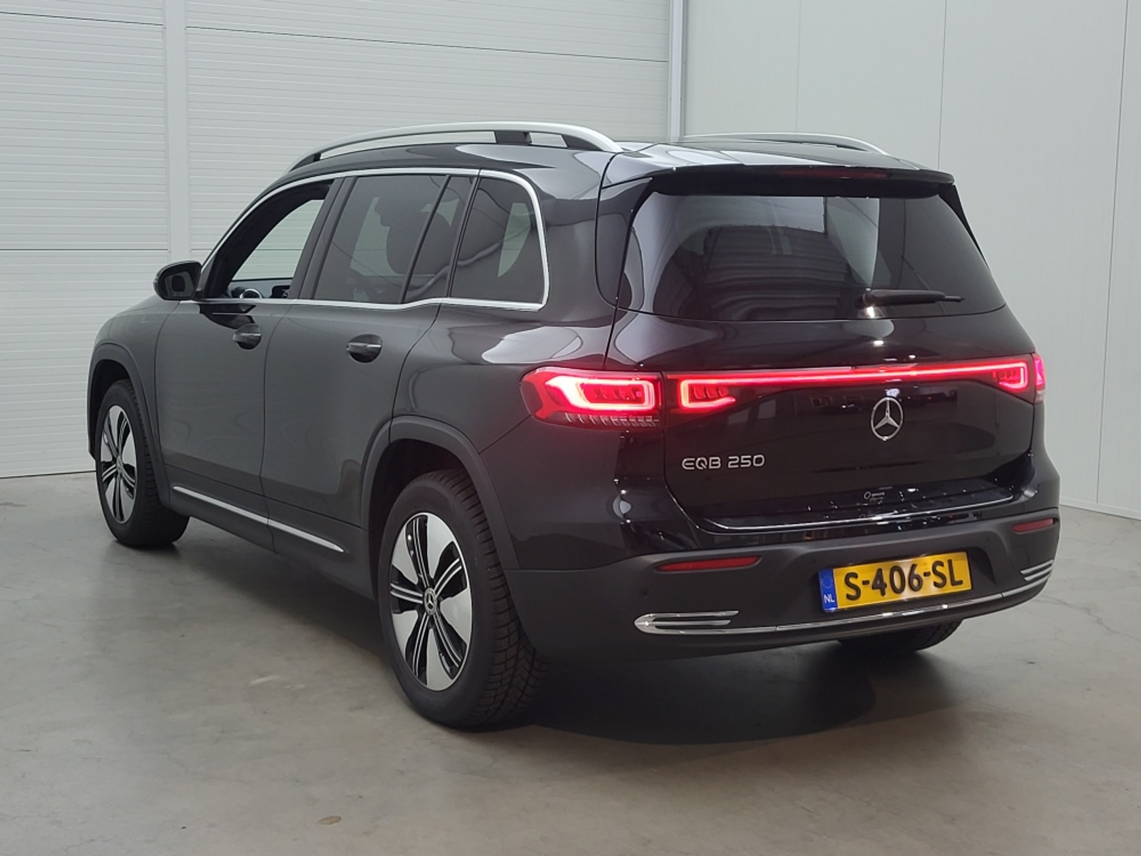 Foto 5 van Mercedes EQB