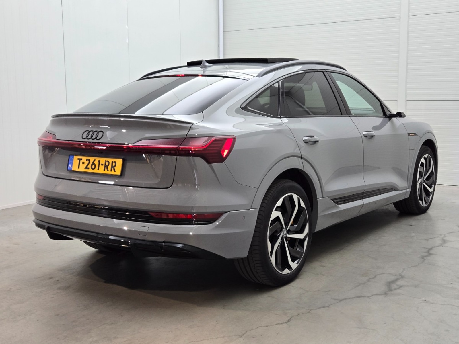 Foto 17 van Audi e-tron sportback