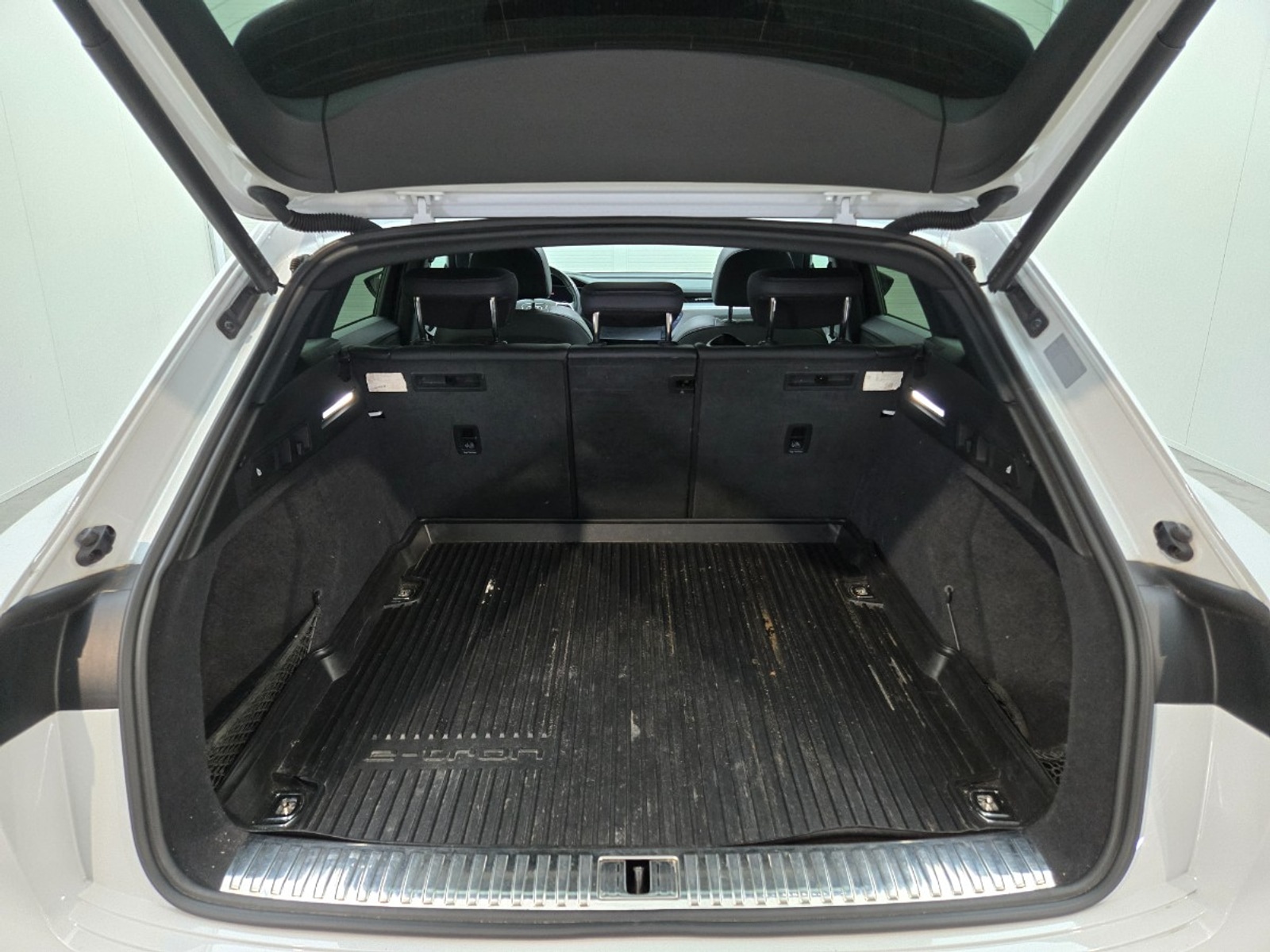 Foto 10 van Audi e-tron