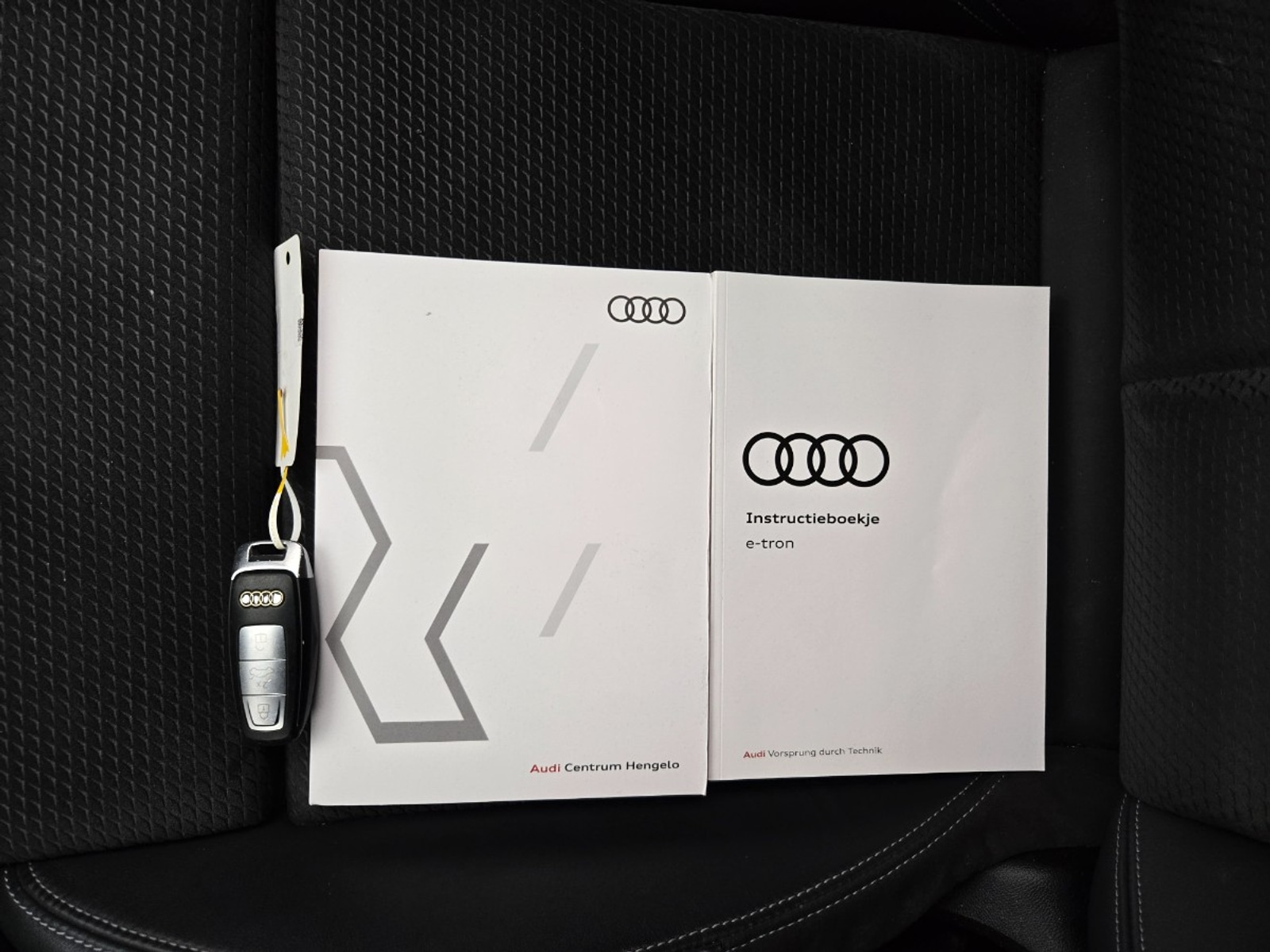 Foto 21 van Audi e-tron
