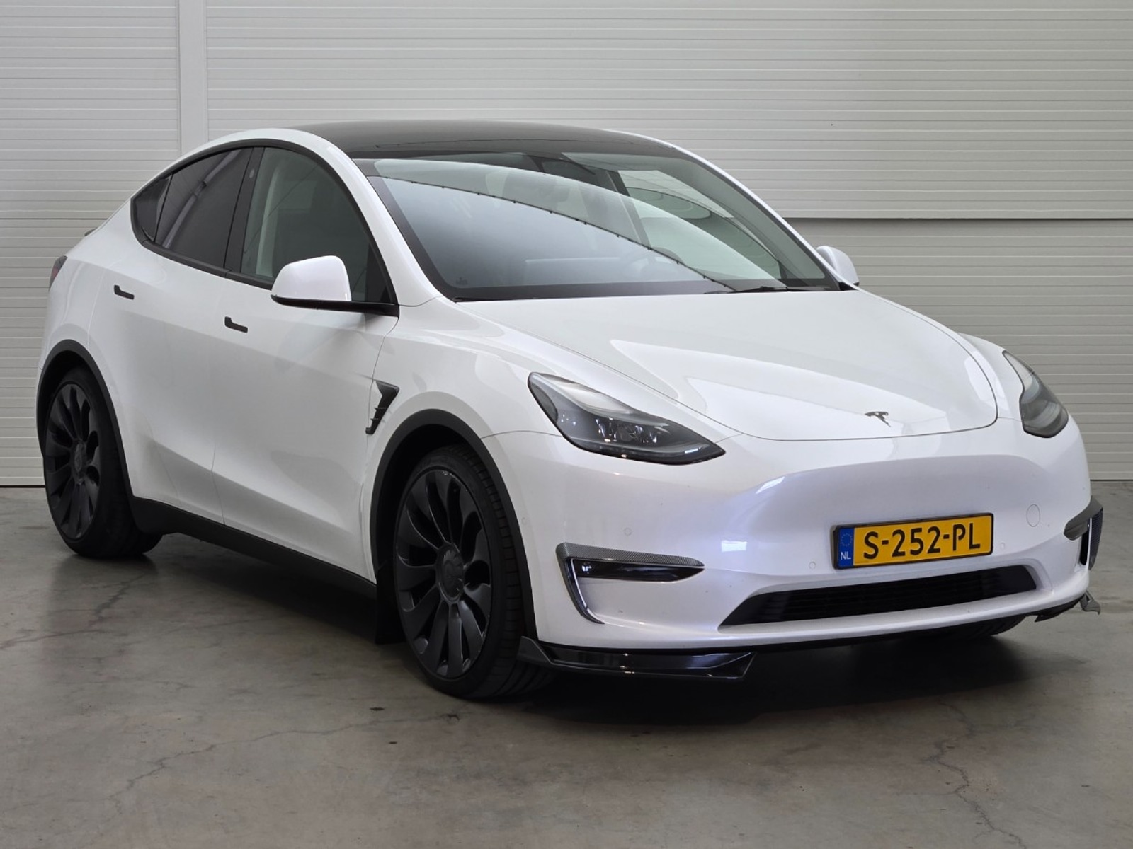 Foto 15 van Tesla Model Y