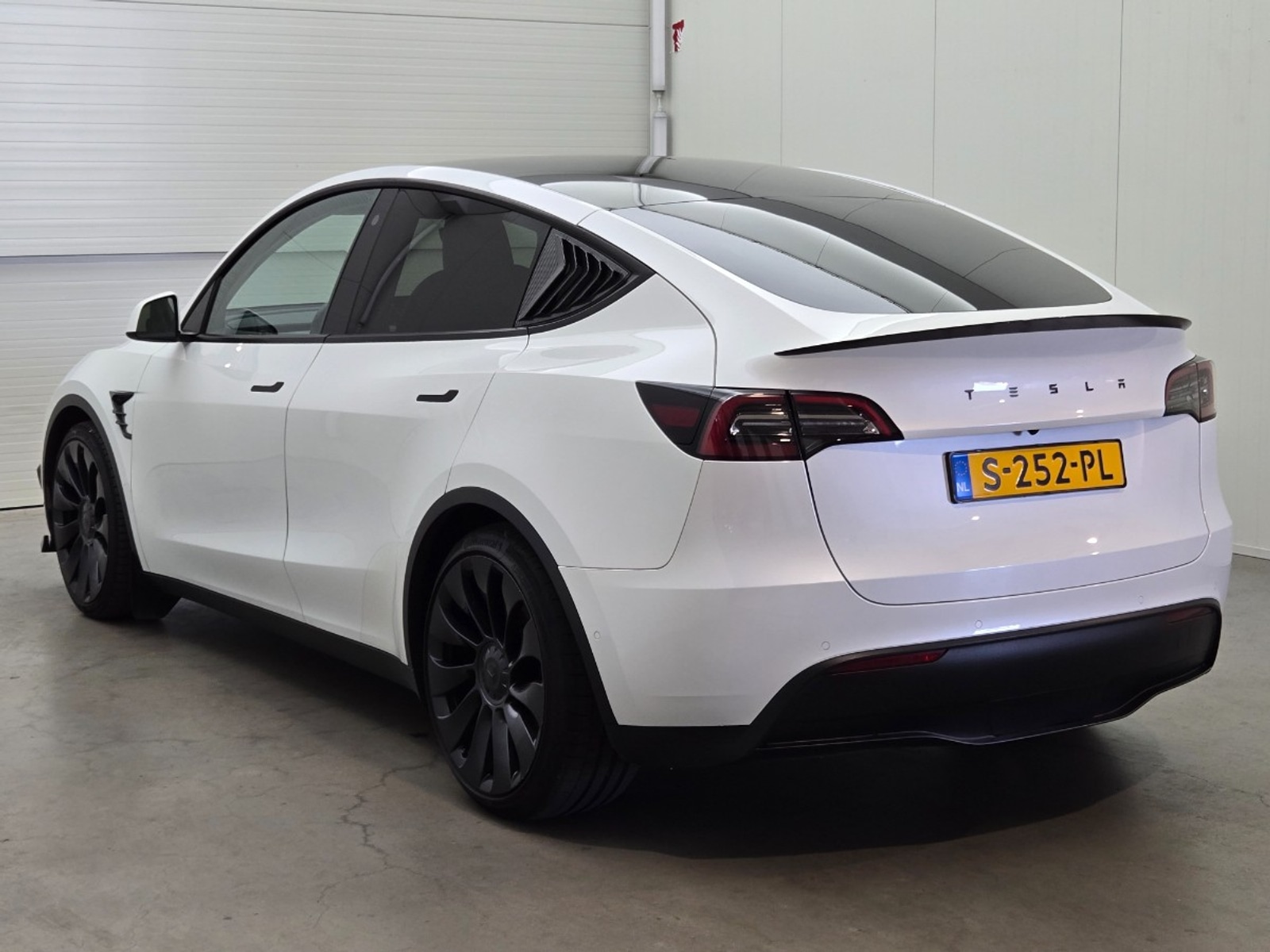 Foto 17 van Tesla Model Y