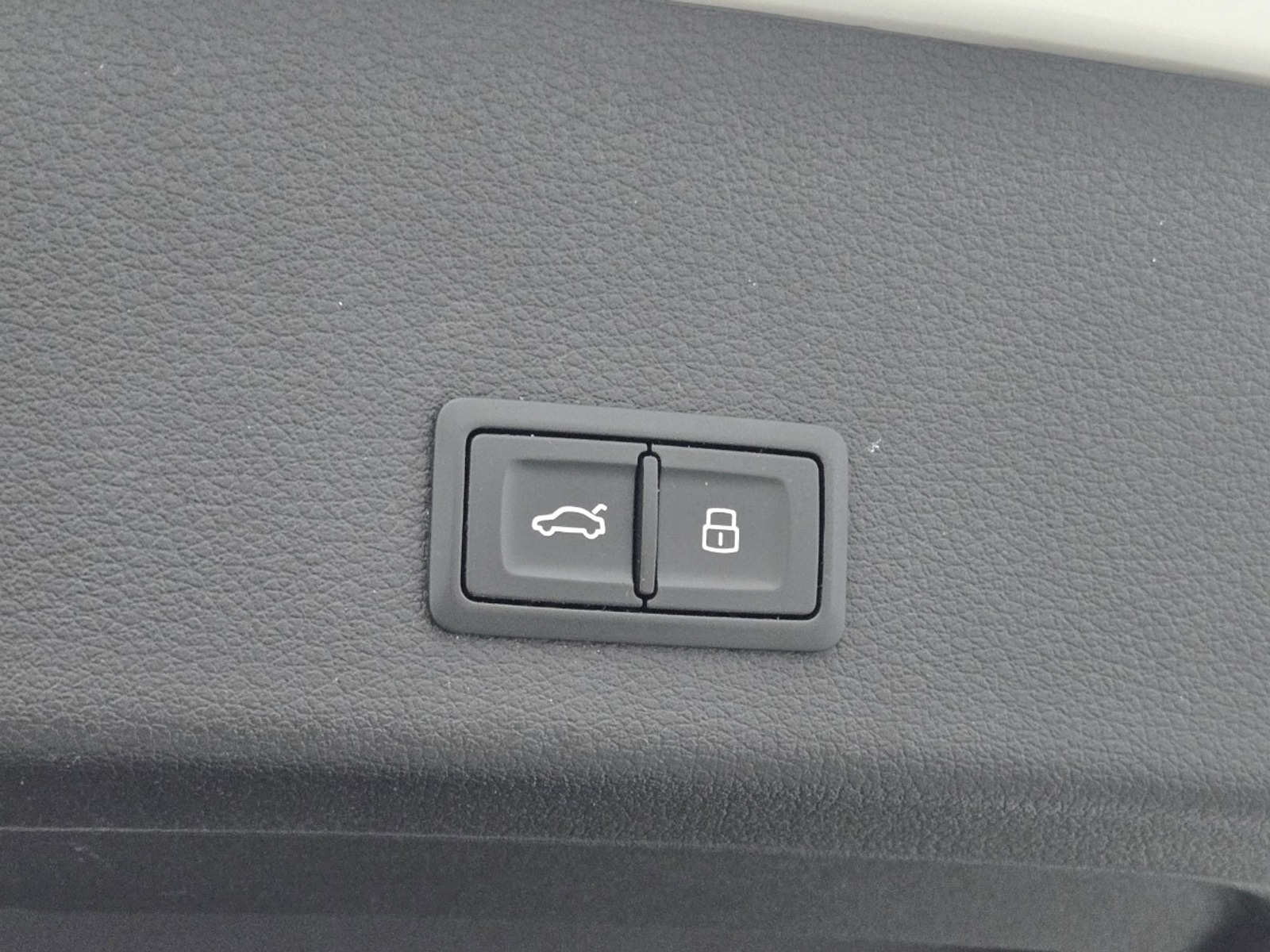 Foto 18 van Audi e-tron