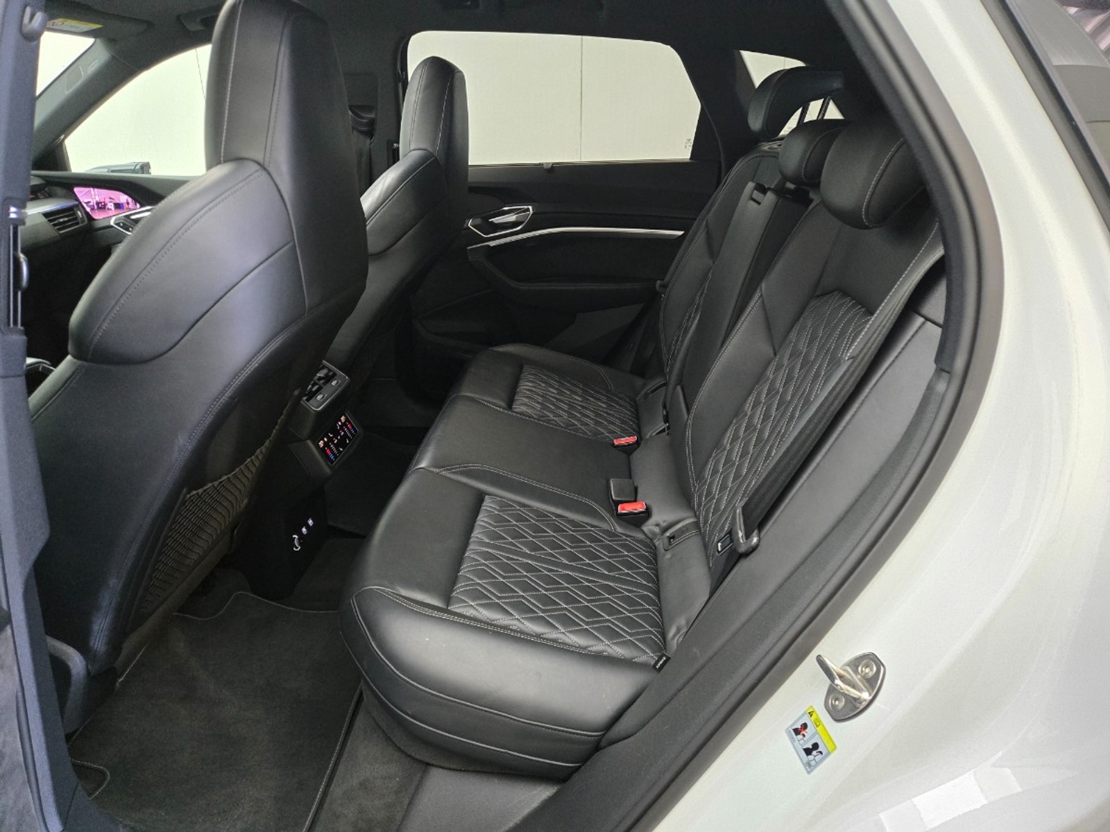 Foto 23 van Audi e-tron