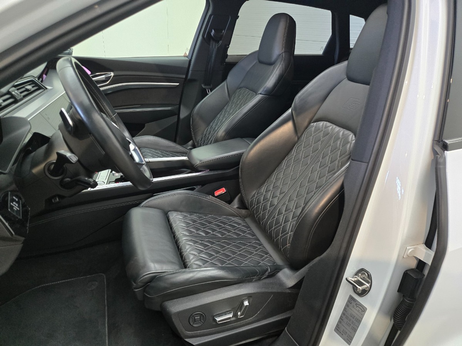 Foto 20 van Audi e-tron