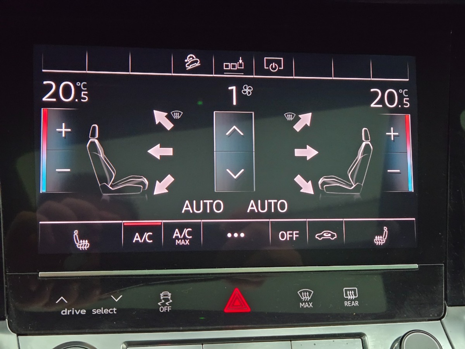 Foto 16 van Audi e-tron