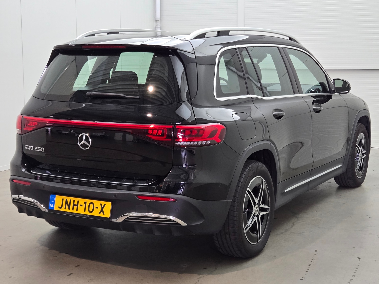 Foto 4 van Mercedes EQB