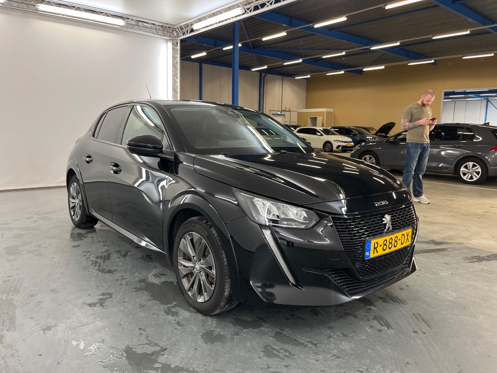 Foto 5 van Peugeot E-208