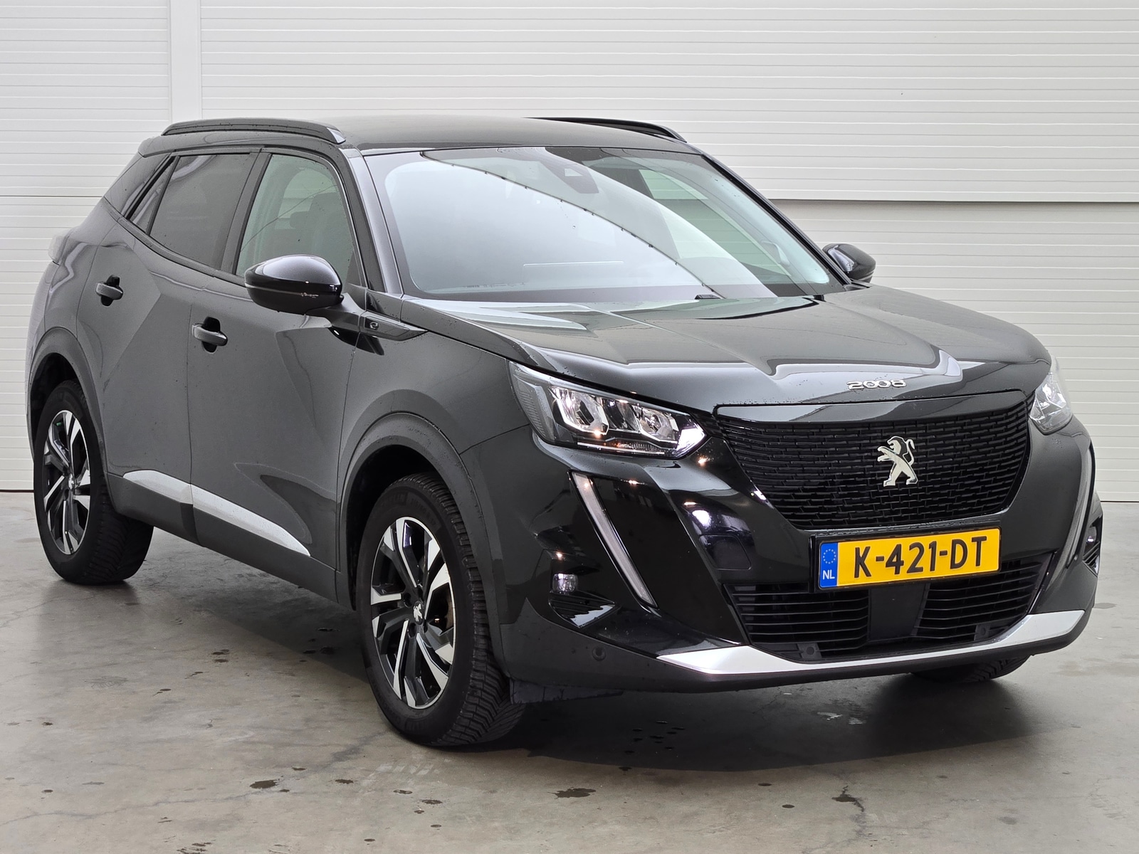Foto 4 van Peugeot E-2008
