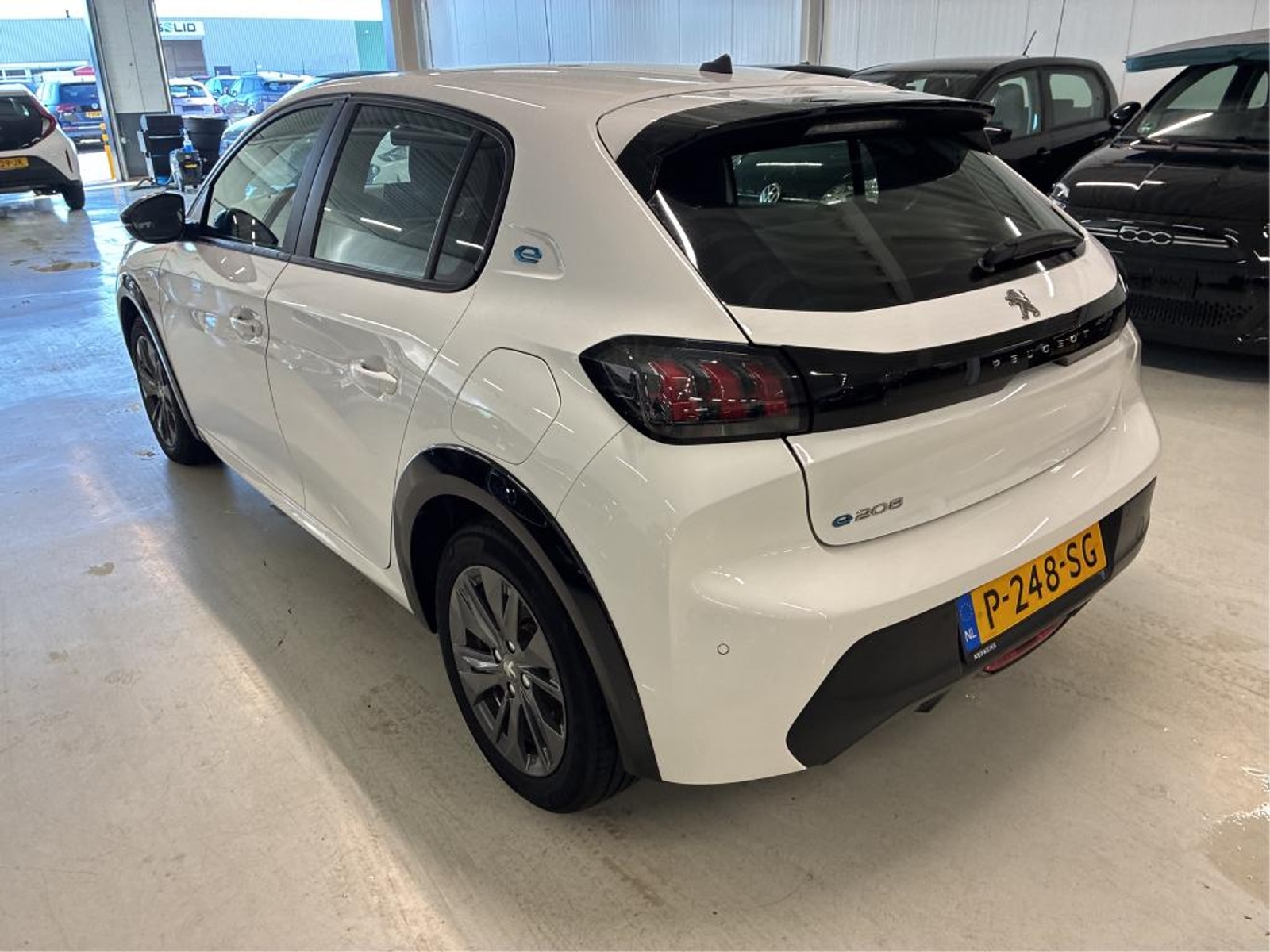 Foto 9 van Peugeot E-208