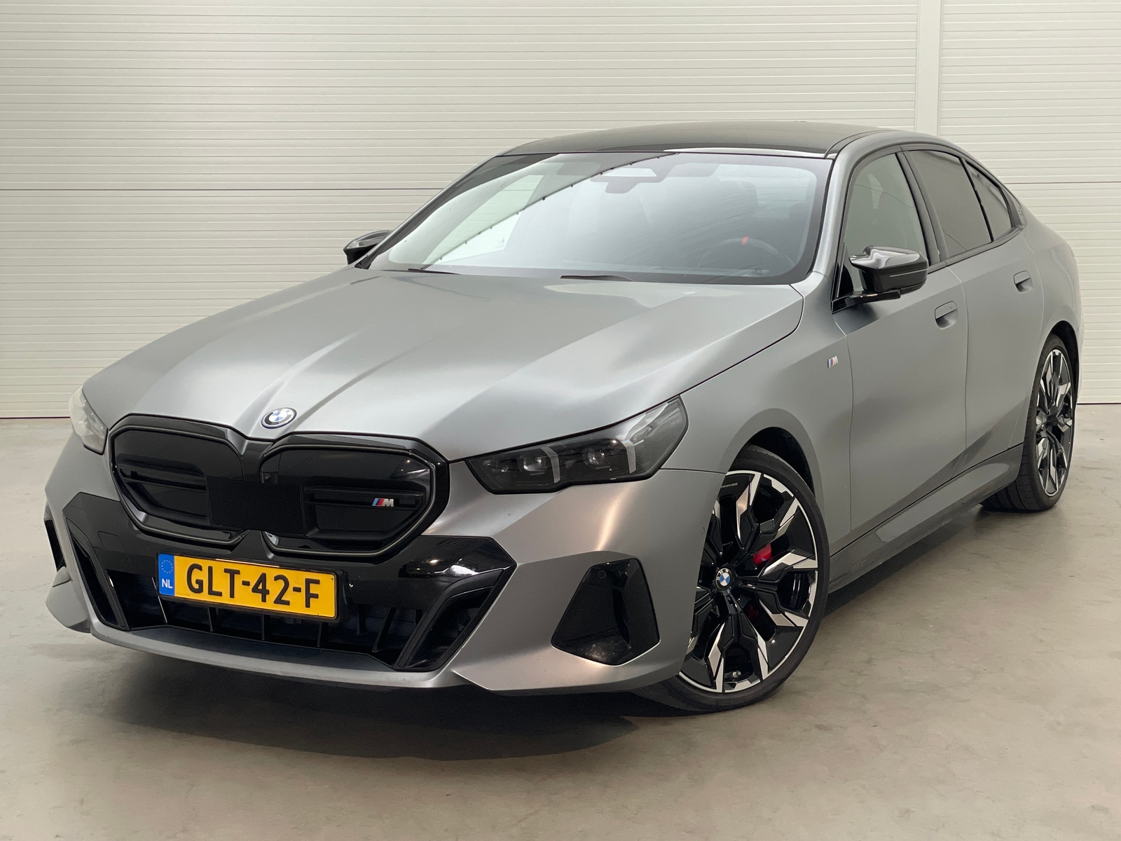Foto 2 van BMW i5
