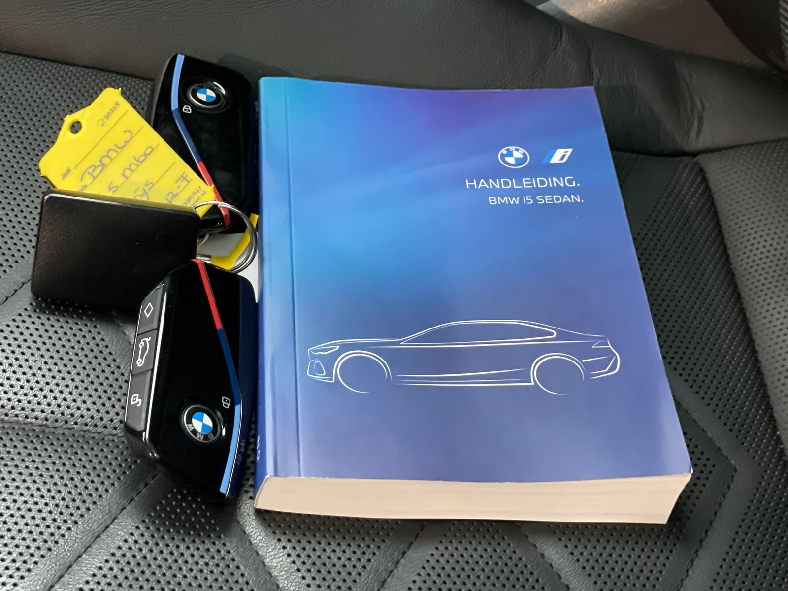 Foto 4 van BMW i5