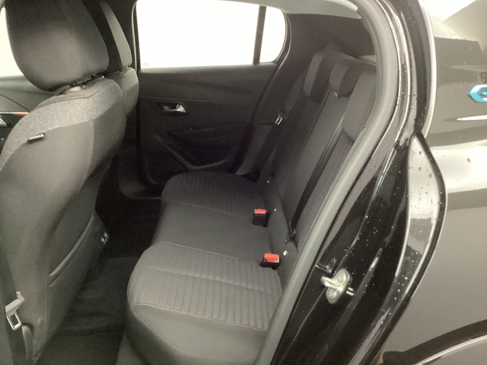 Foto 5 van Peugeot E-208