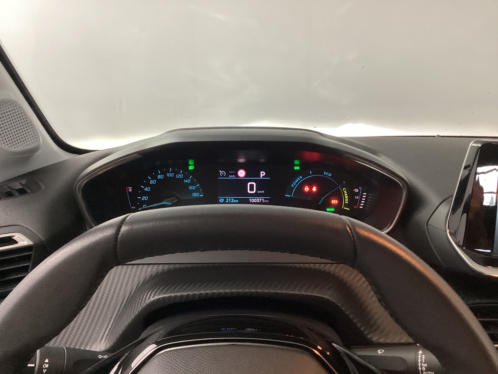 Foto 4 van Peugeot E-208