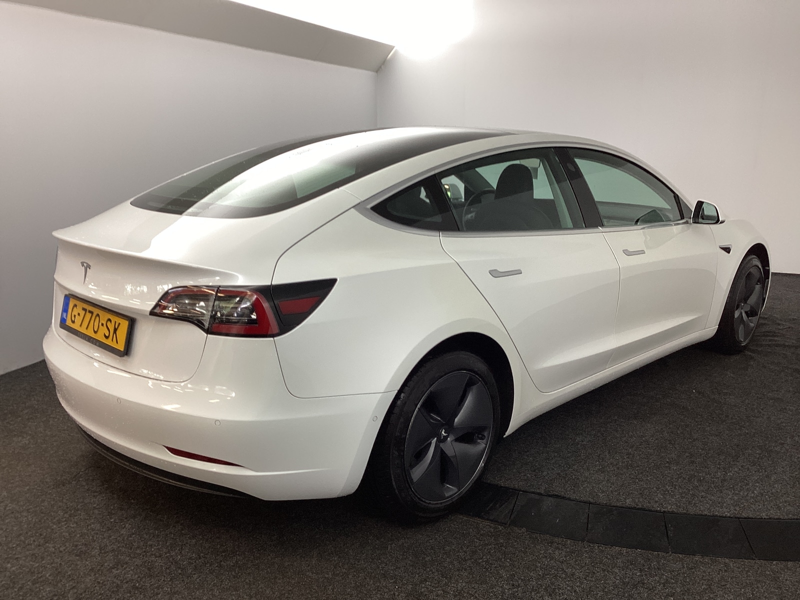 Foto 20 van Tesla Model 3