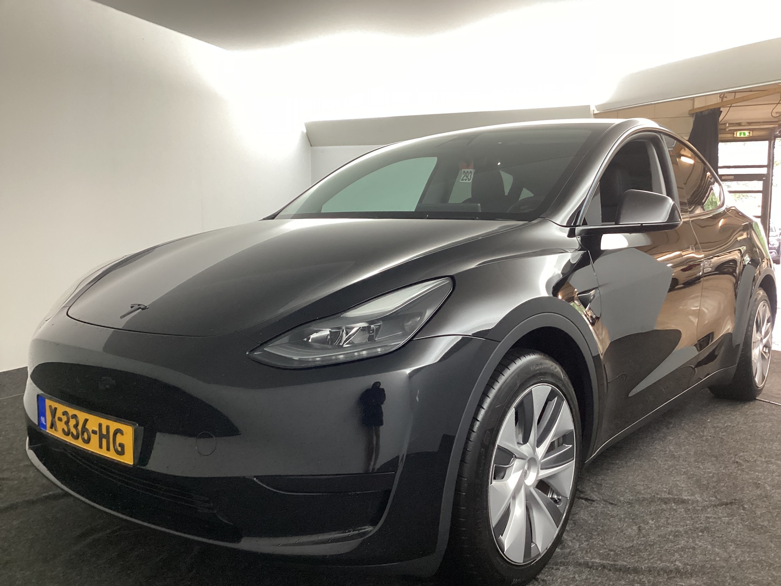 Foto 15 van Tesla Model Y