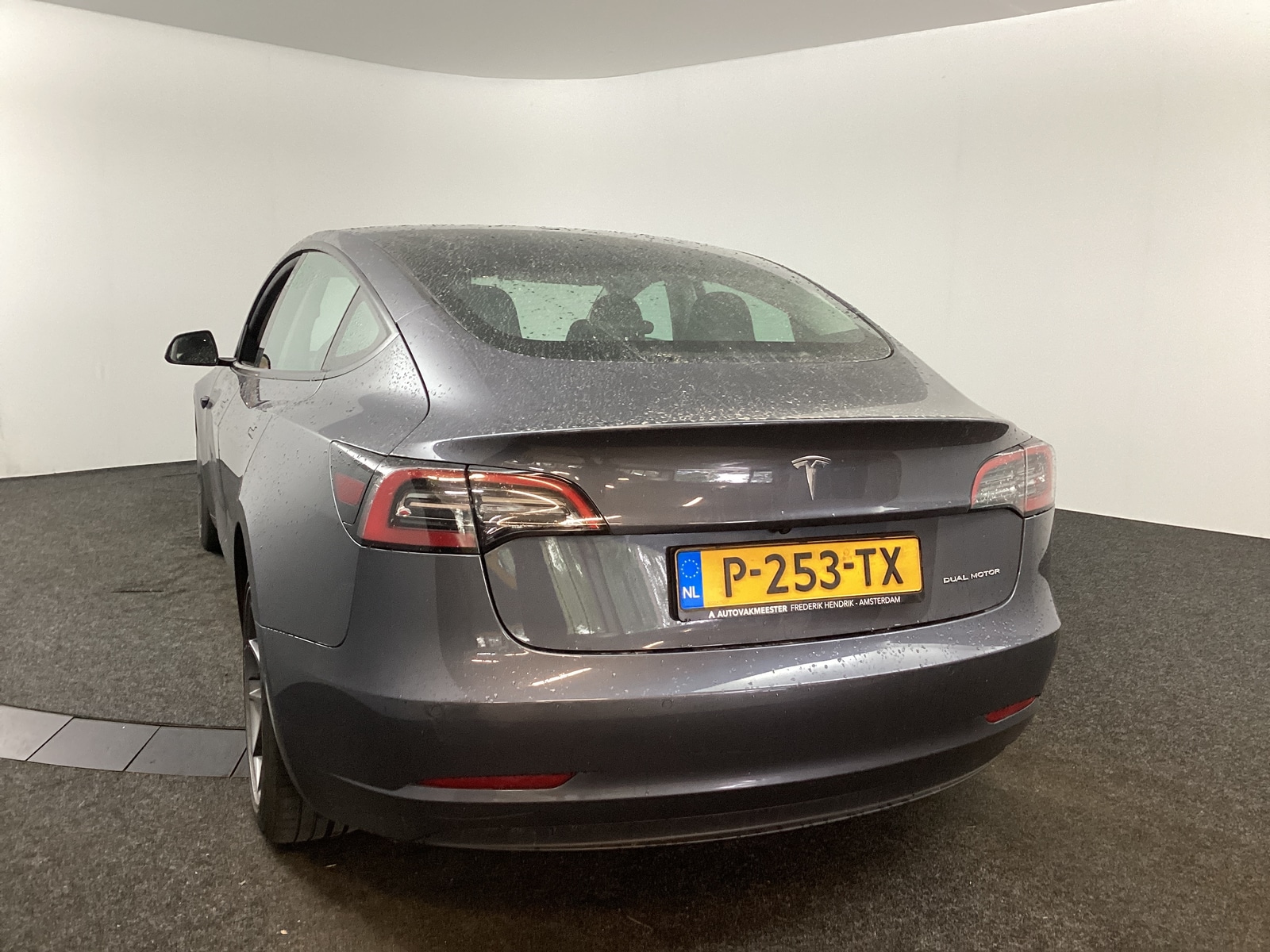 Foto 12 van Tesla Model 3