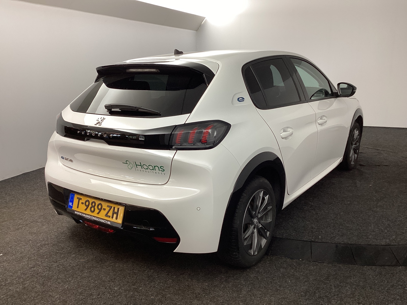 Foto 16 van Peugeot E-208