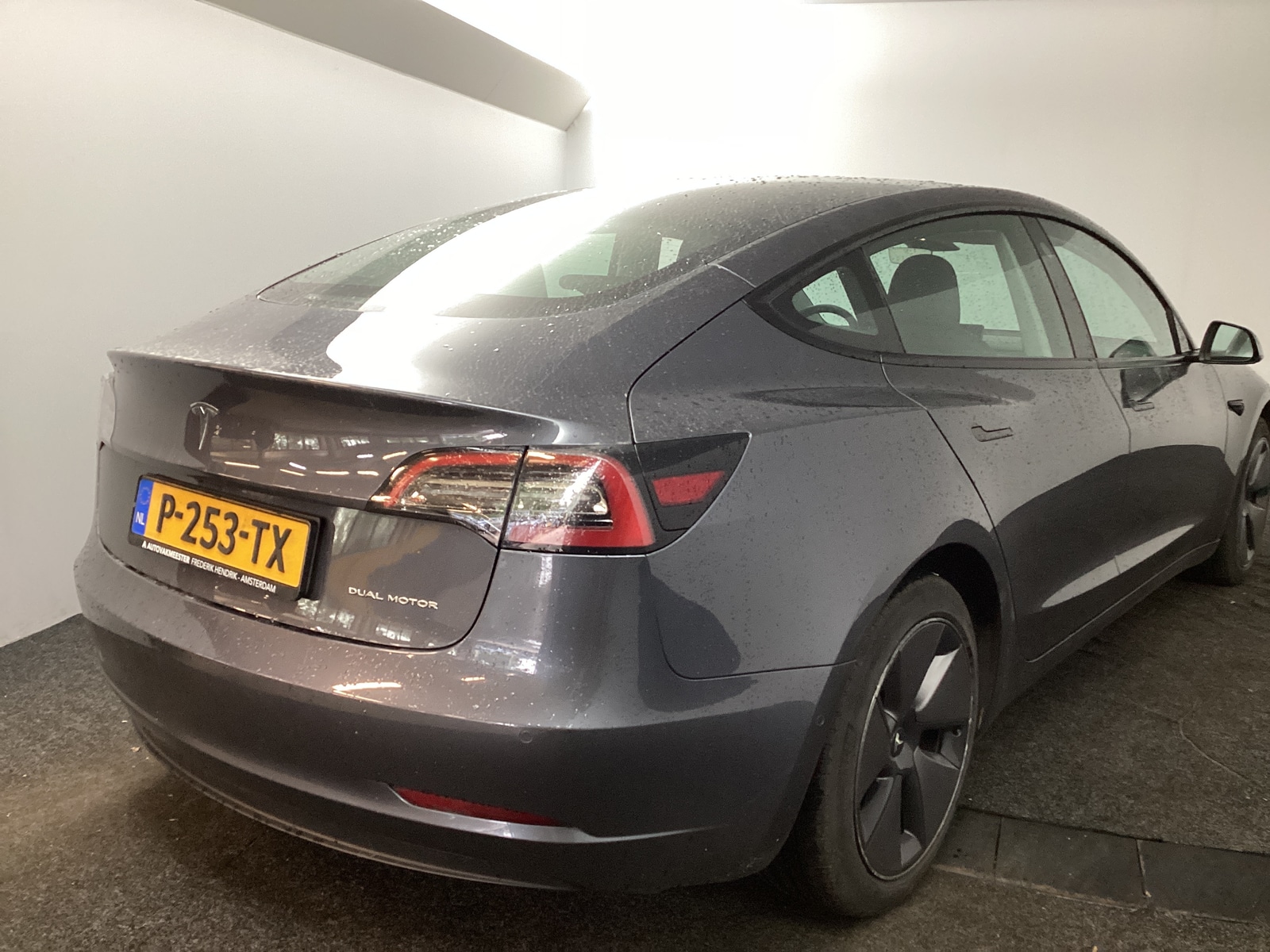 Foto 9 van Tesla Model 3