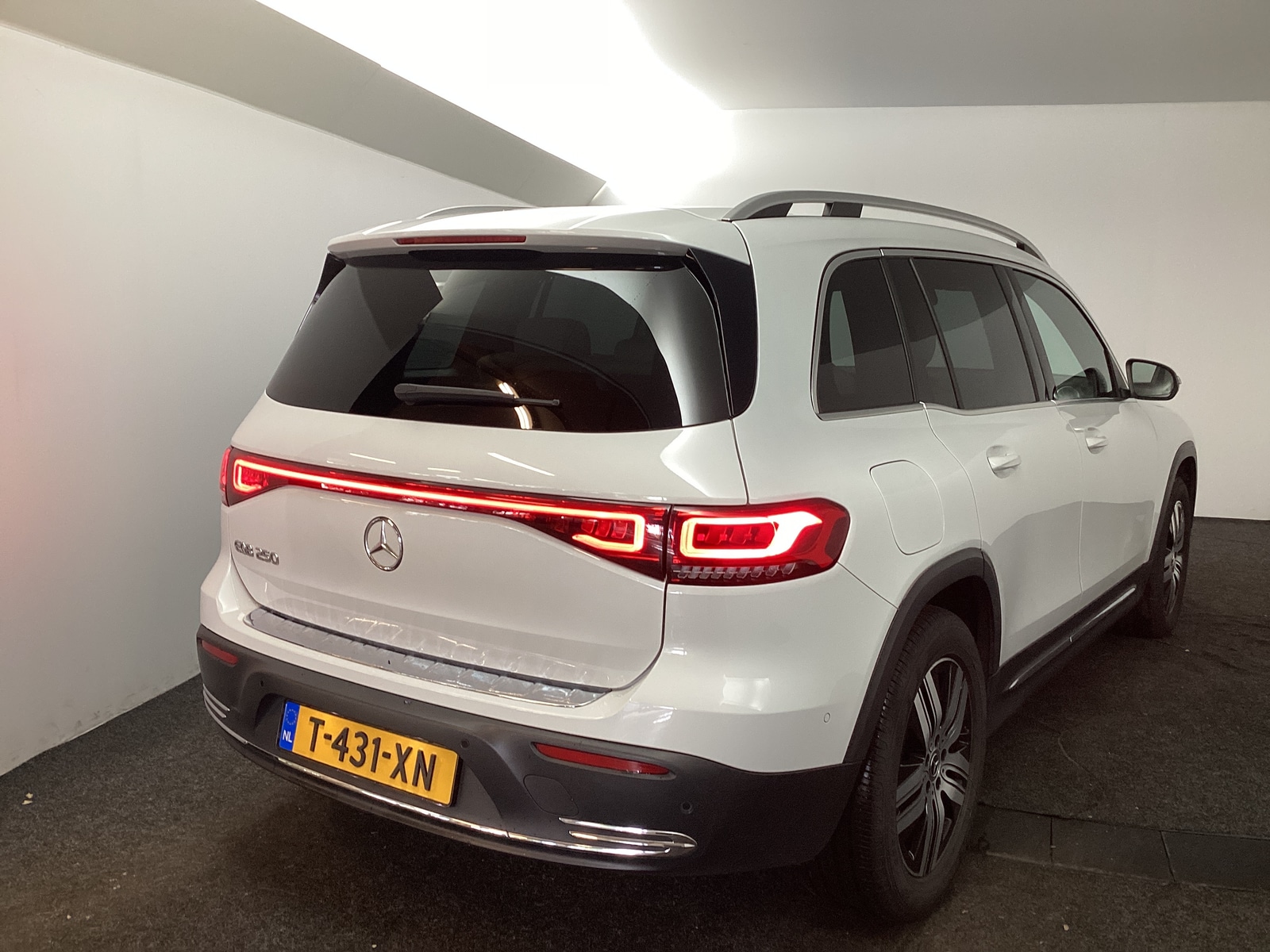 Foto 14 van Mercedes EQB