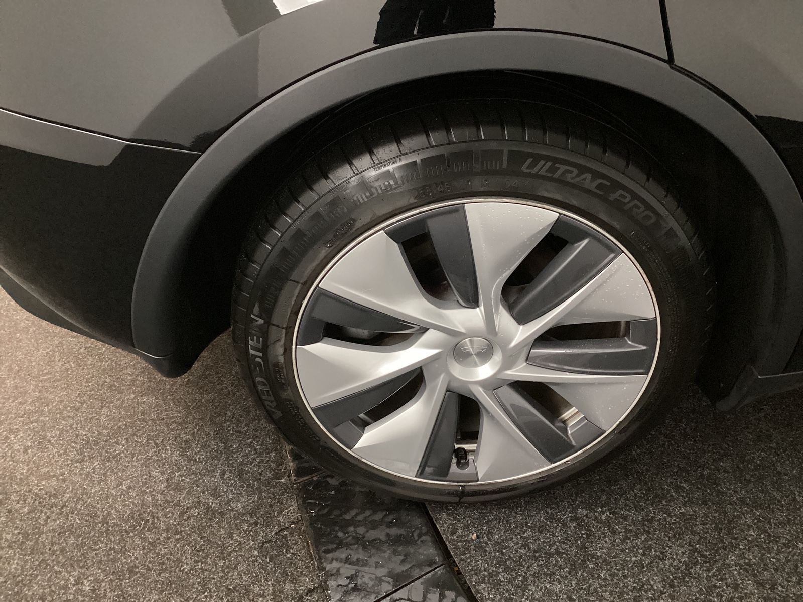 Foto 21 van Tesla Model Y