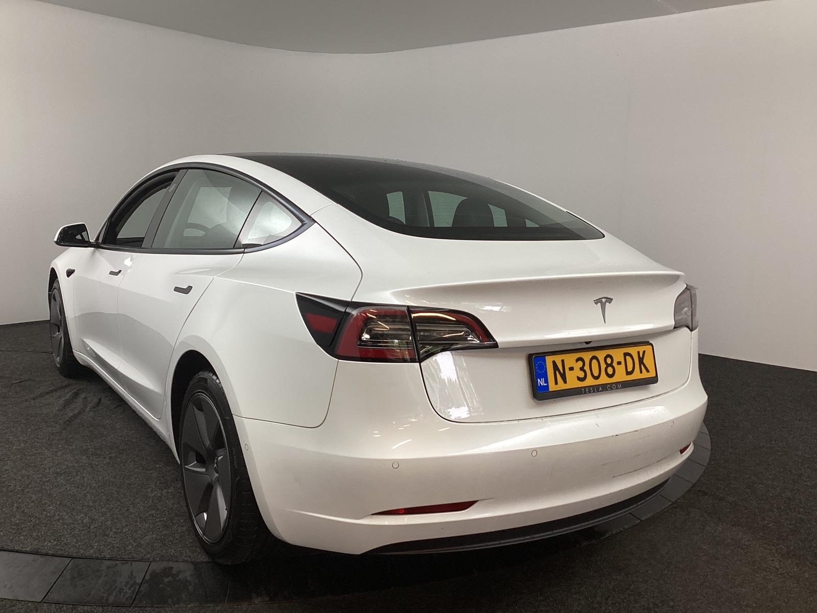 Foto 11 van Tesla Model 3