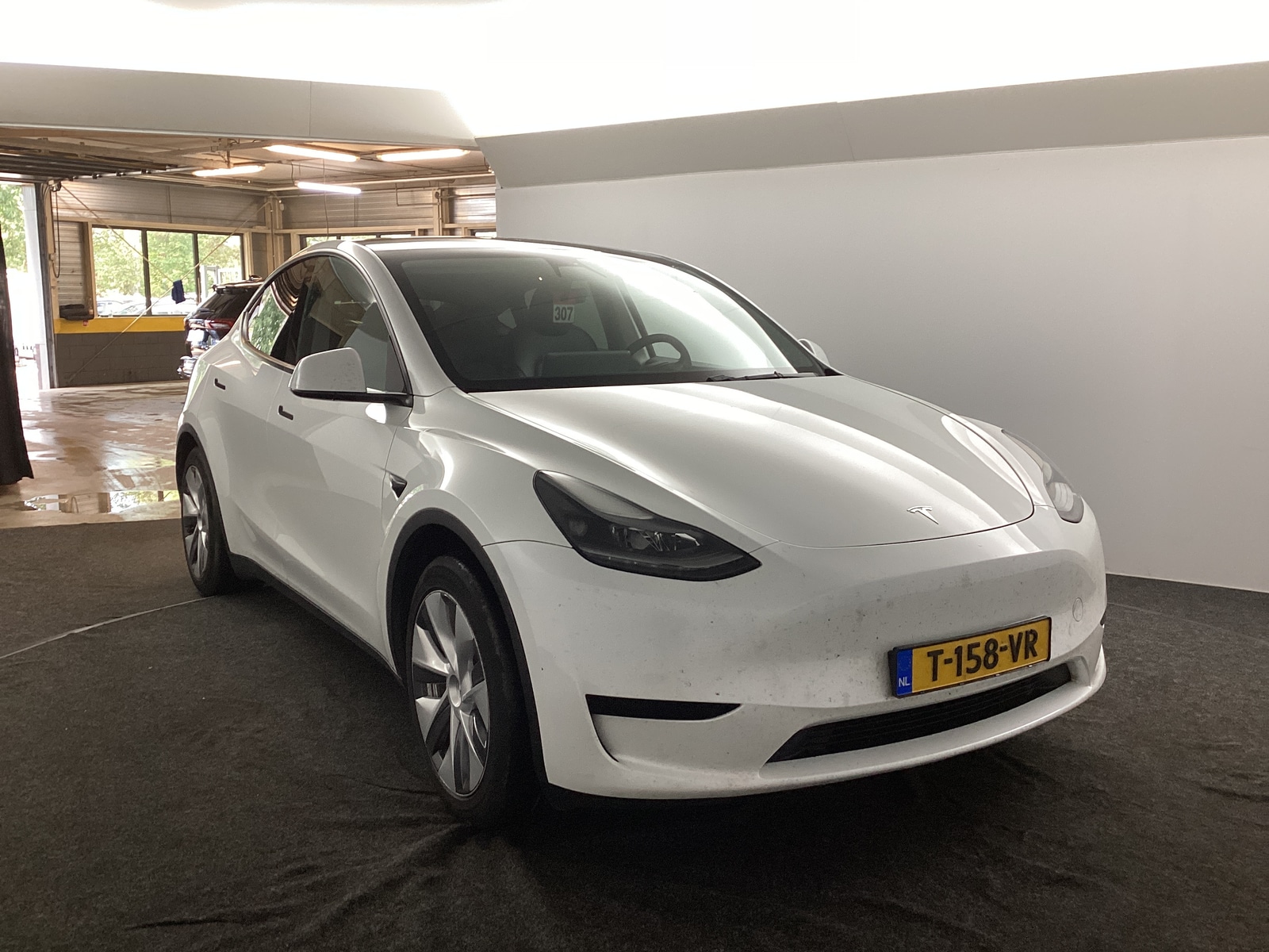 Foto 15 van Tesla Model Y