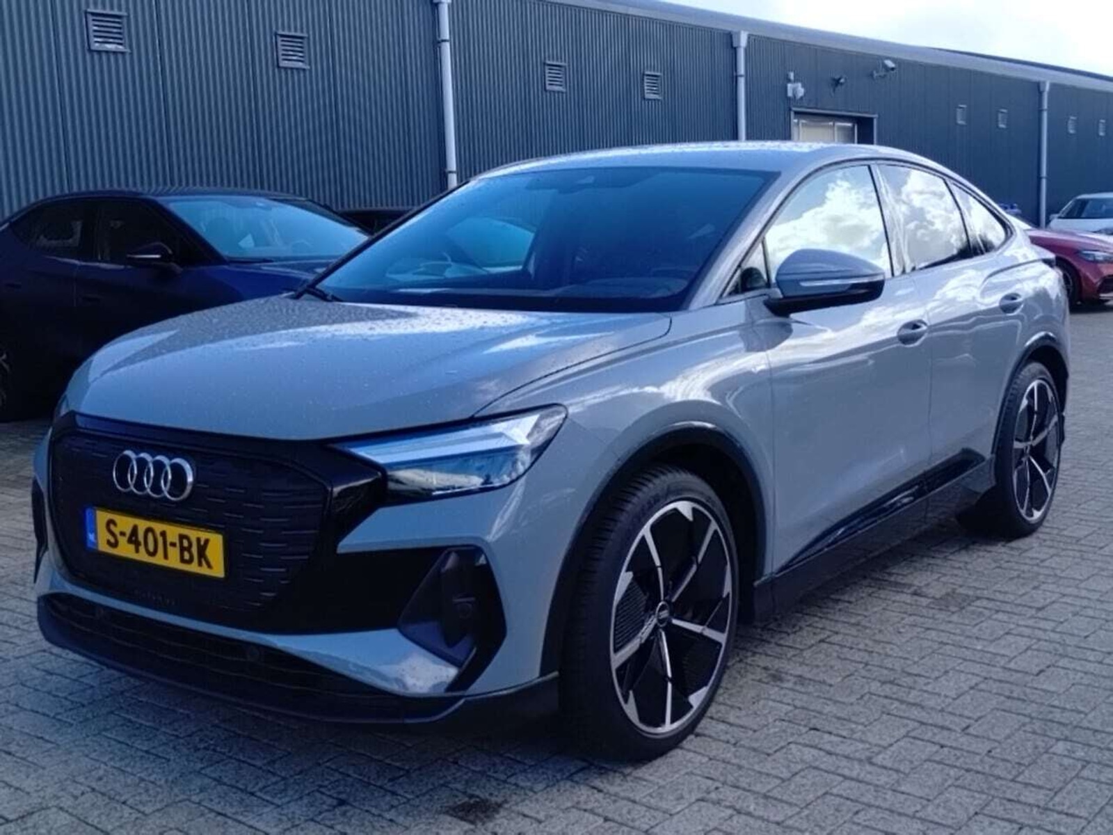 Foto 2 van Audi Q4 Sportback e-tron