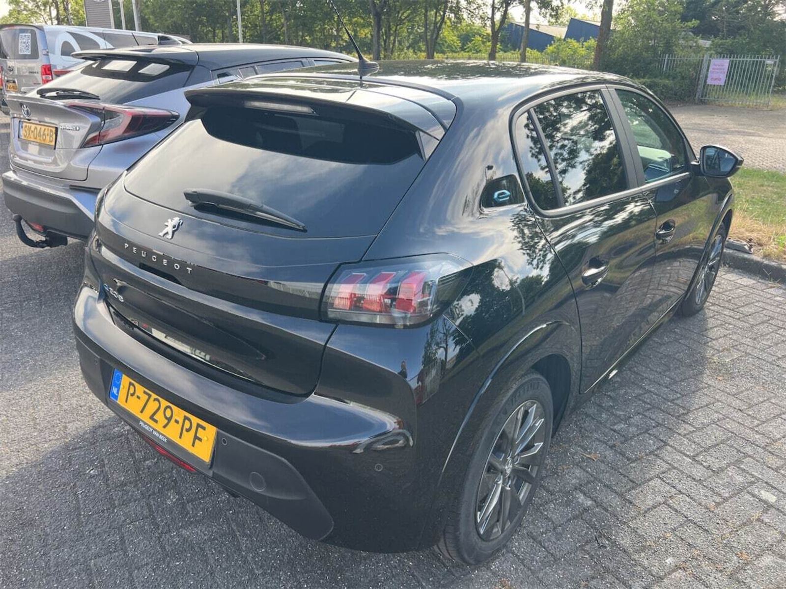 Foto 3 van Peugeot E-208