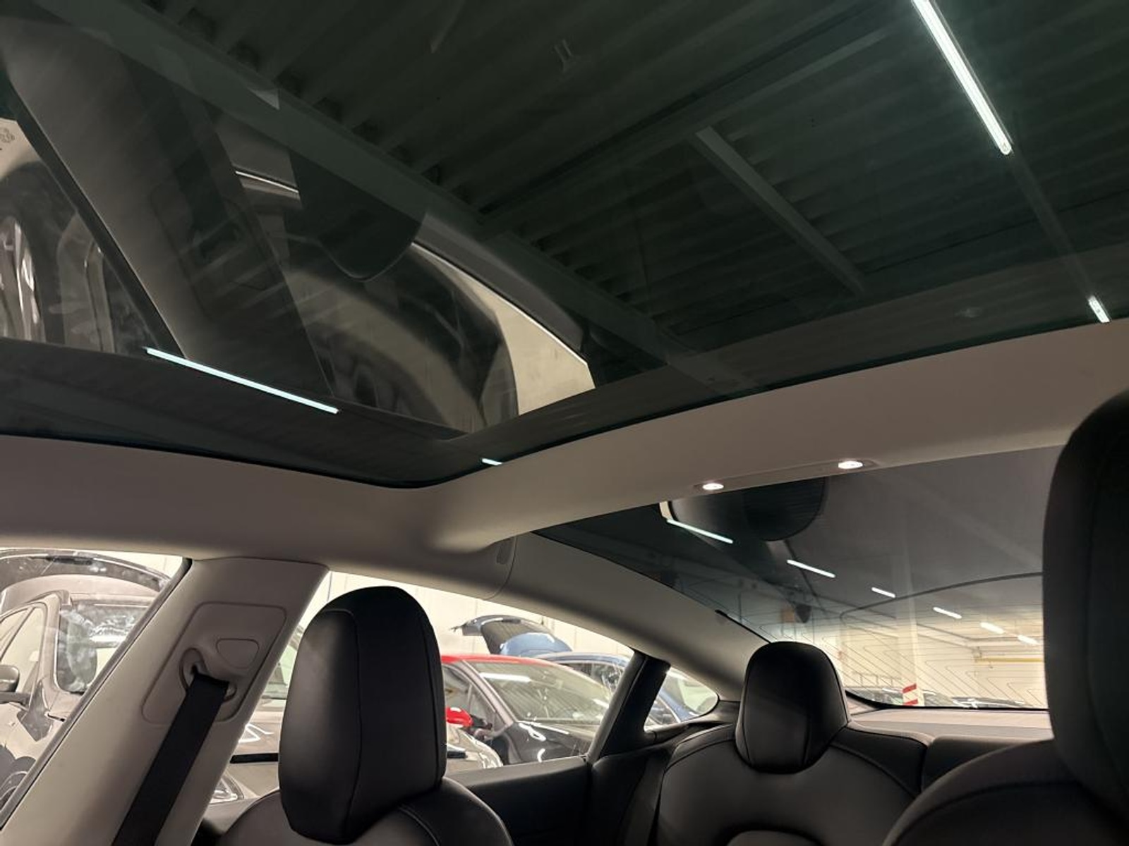 Foto 11 van Tesla Model 3