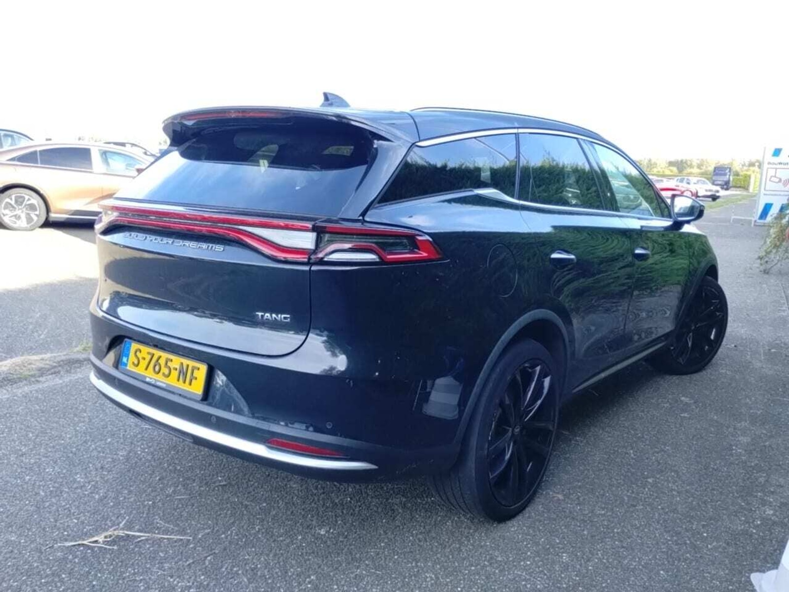 Foto 2 van BYD Tang