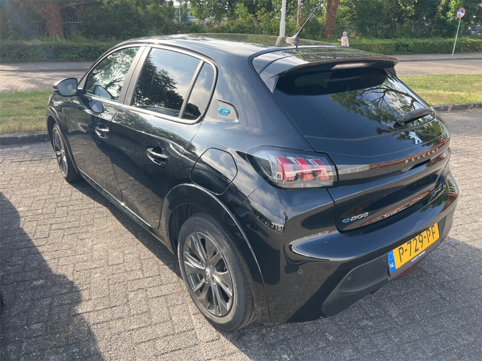 Foto 16 van Peugeot E-208