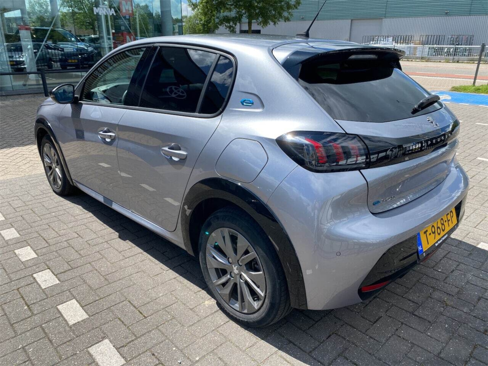 Foto 18 van Peugeot E-208