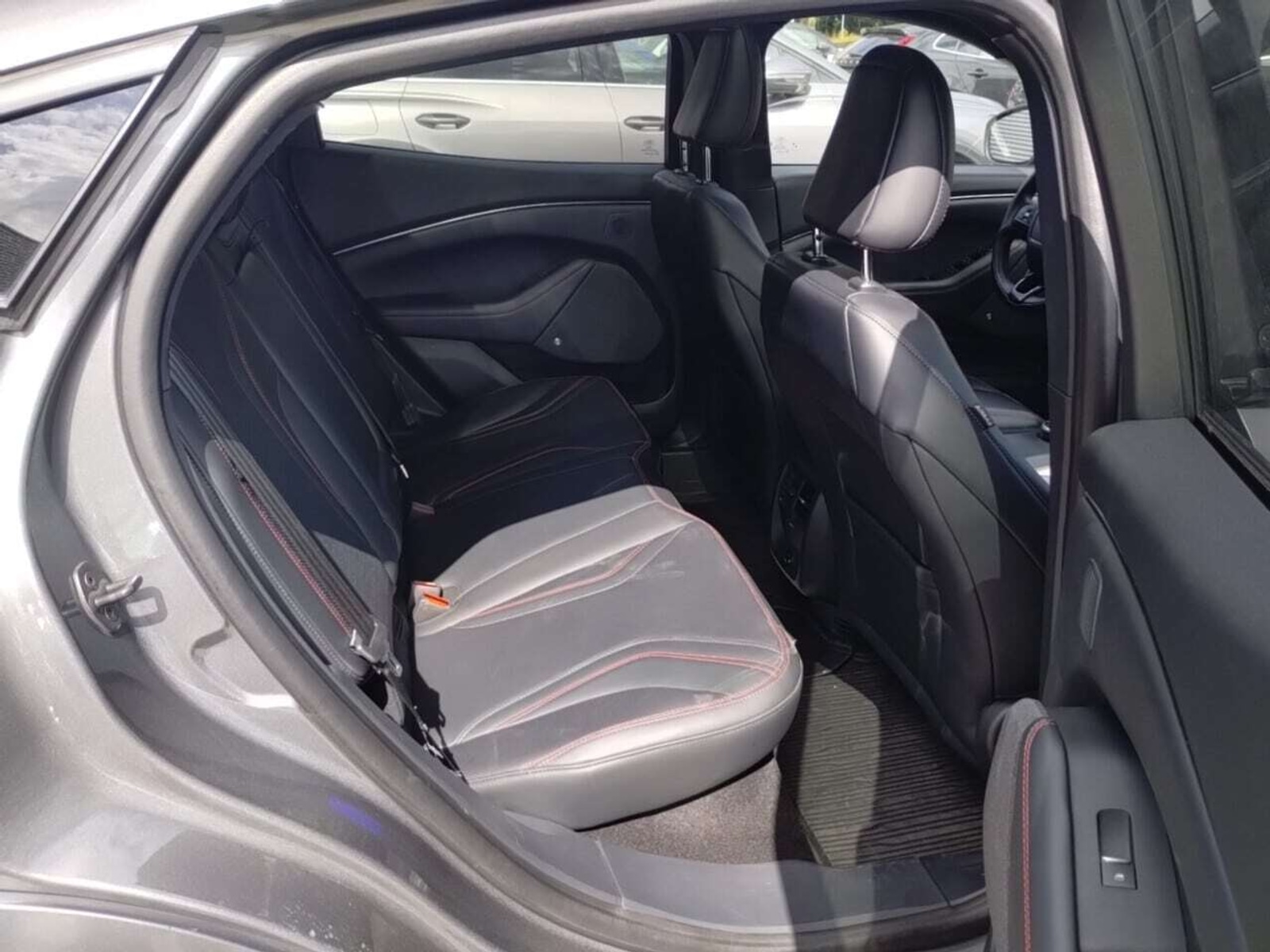 Foto 14 van Ford Mustang