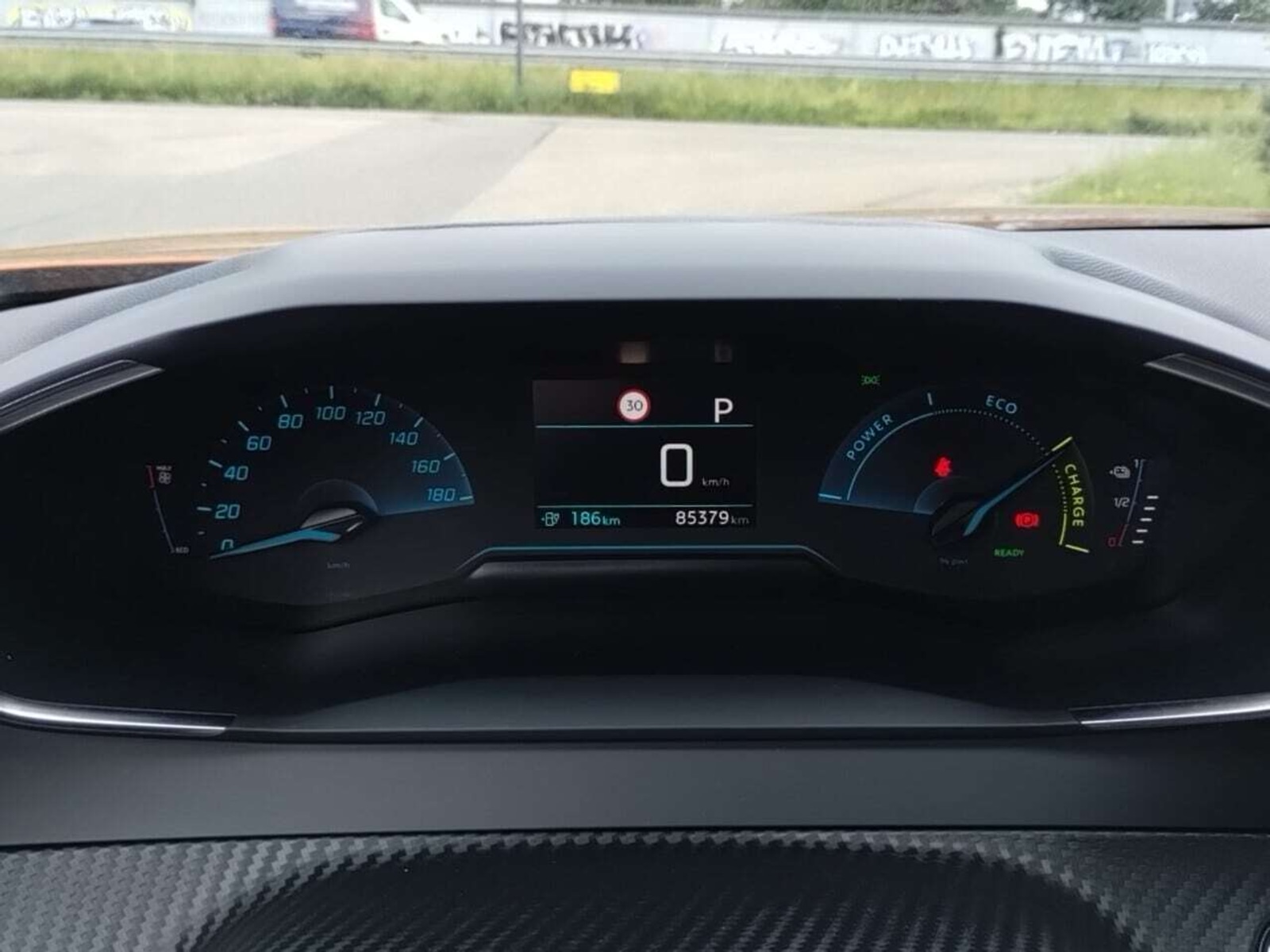 Foto 5 van Peugeot E-2008