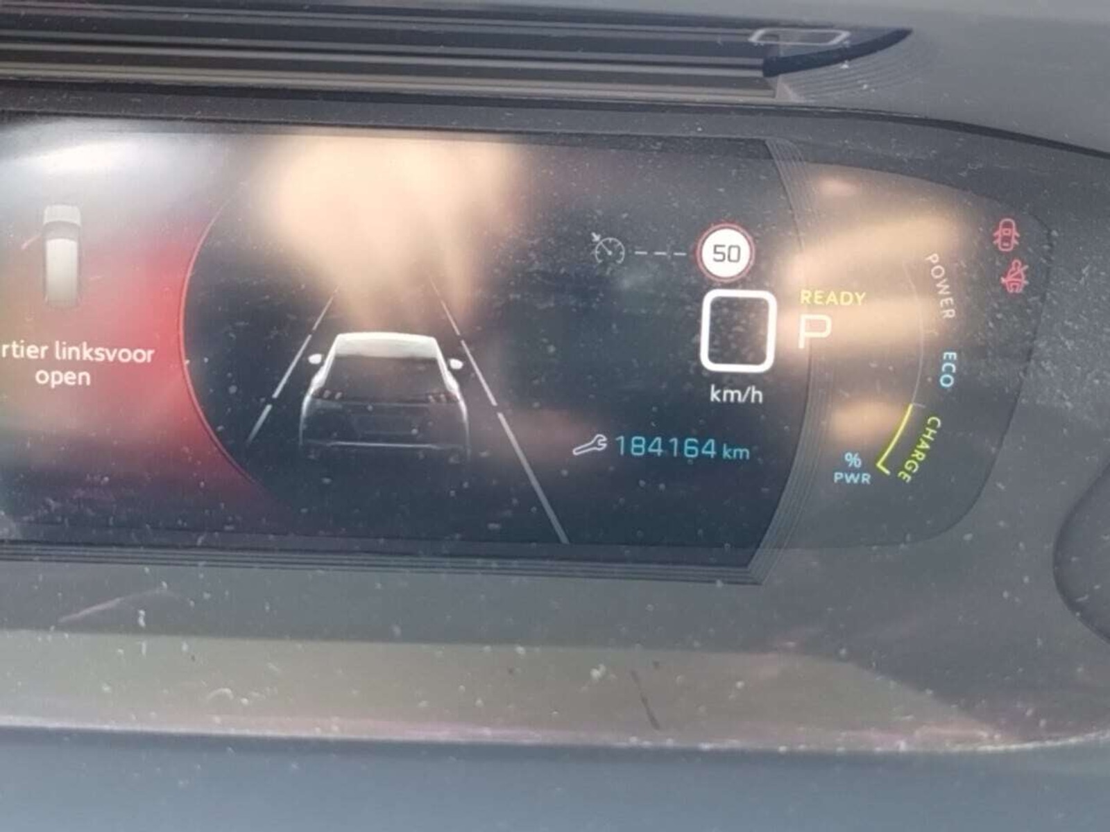 Foto 5 van Peugeot E-2008