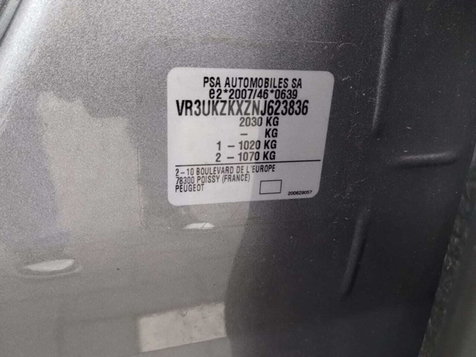 Foto 12 van Peugeot E-2008
