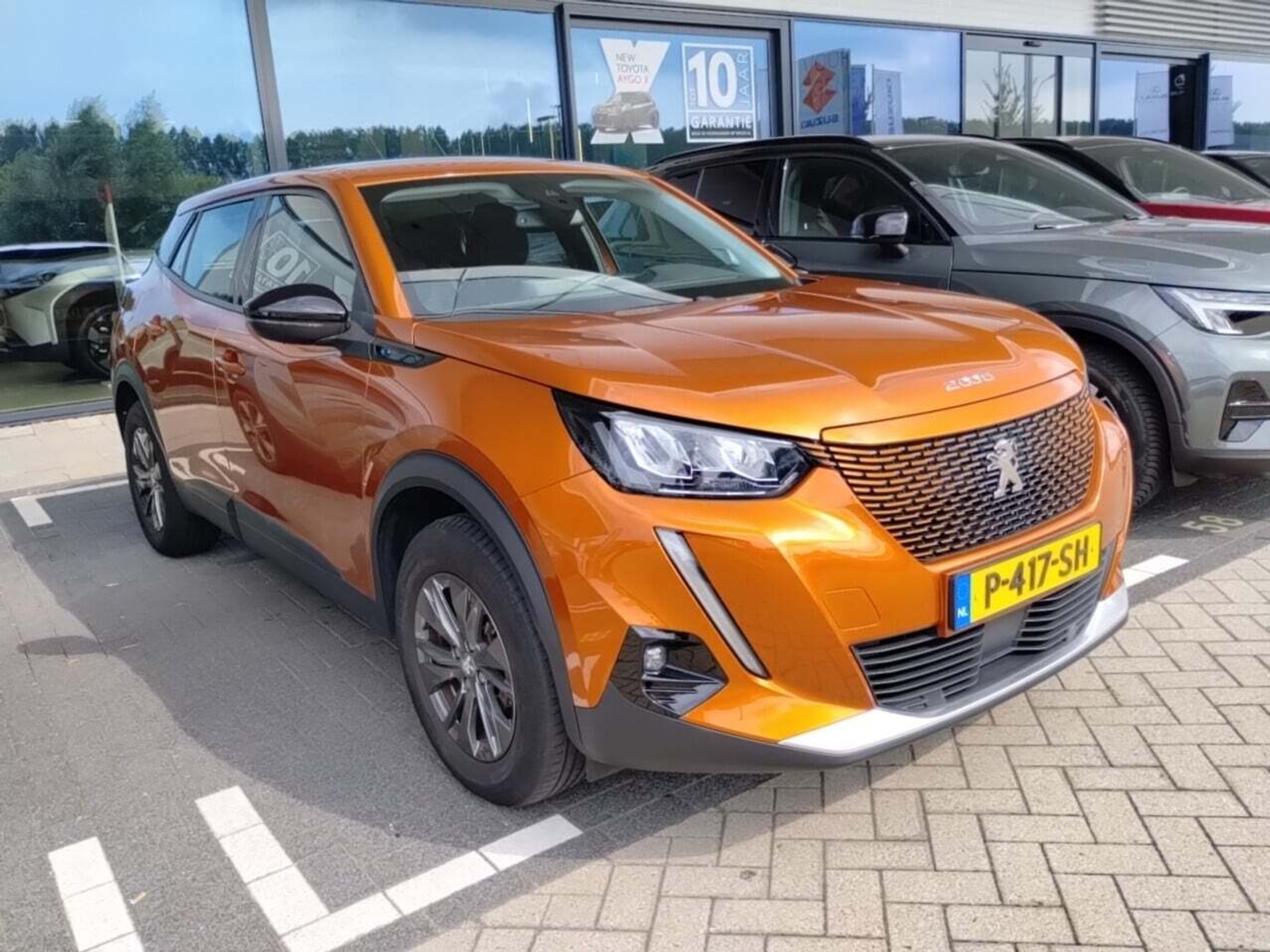 Foto 14 van Peugeot E-2008