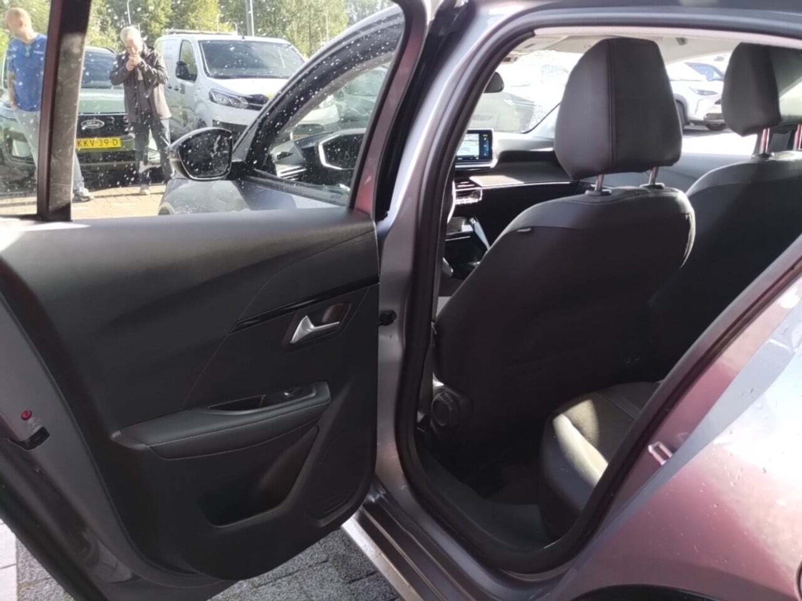 Foto 12 van Peugeot E-208