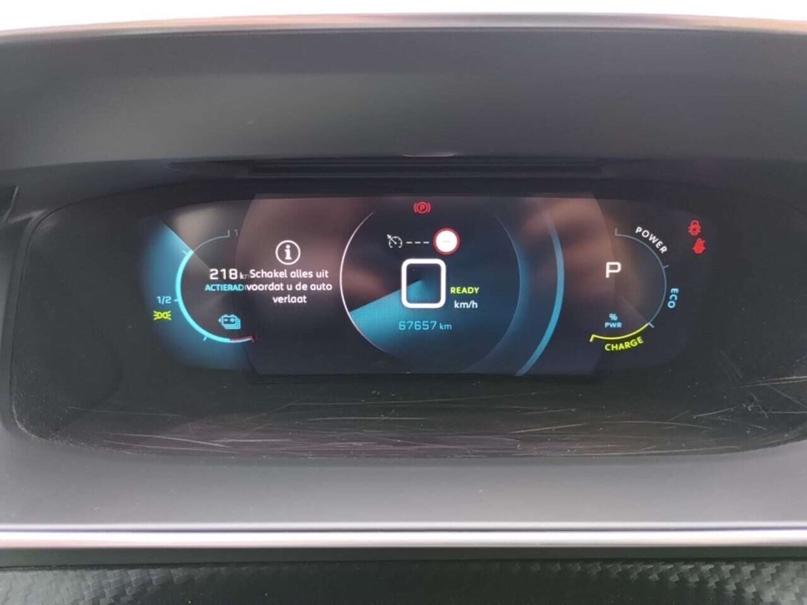 Foto 5 van Peugeot E-2008
