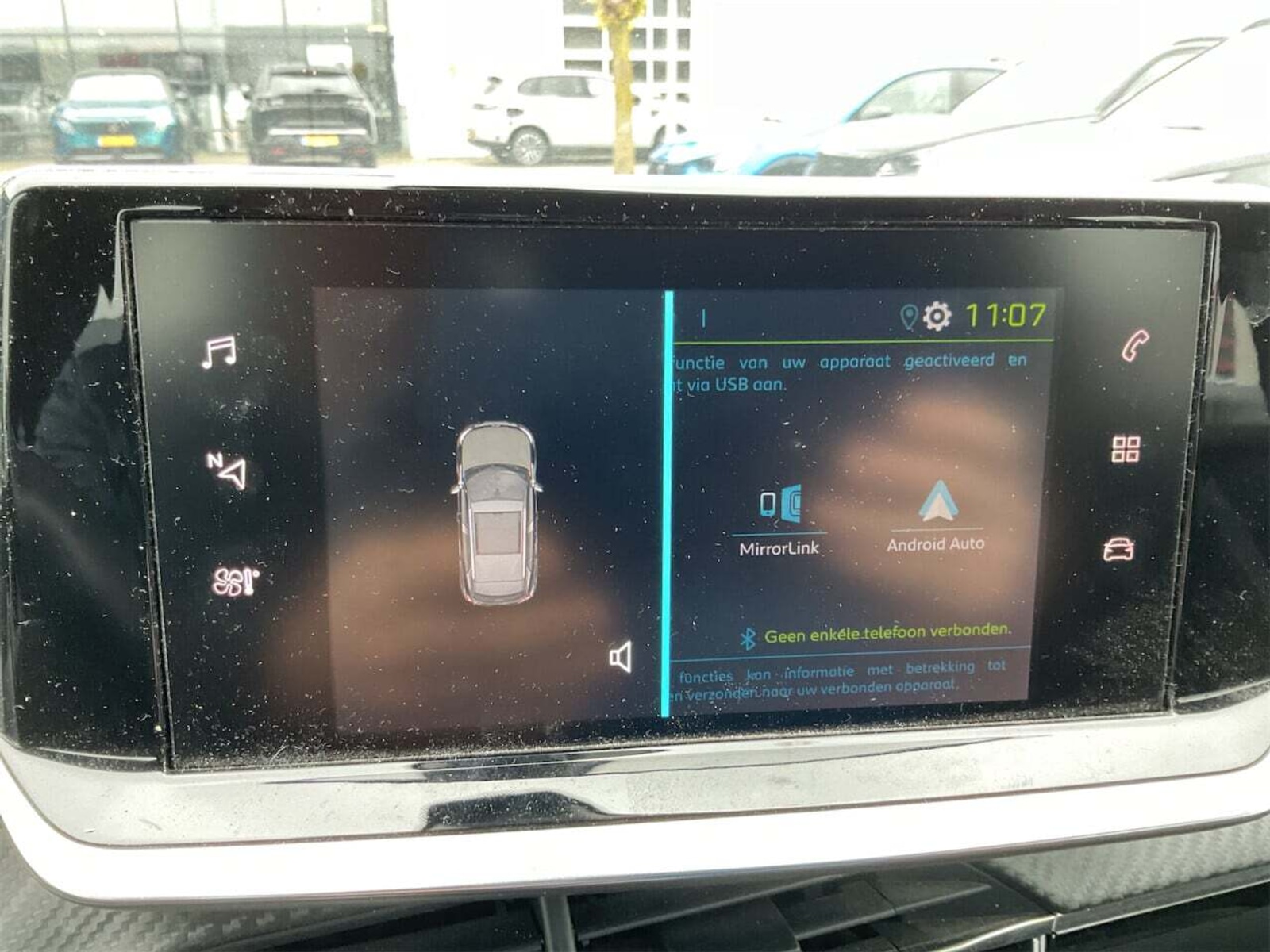 Foto 4 van Peugeot E-2008