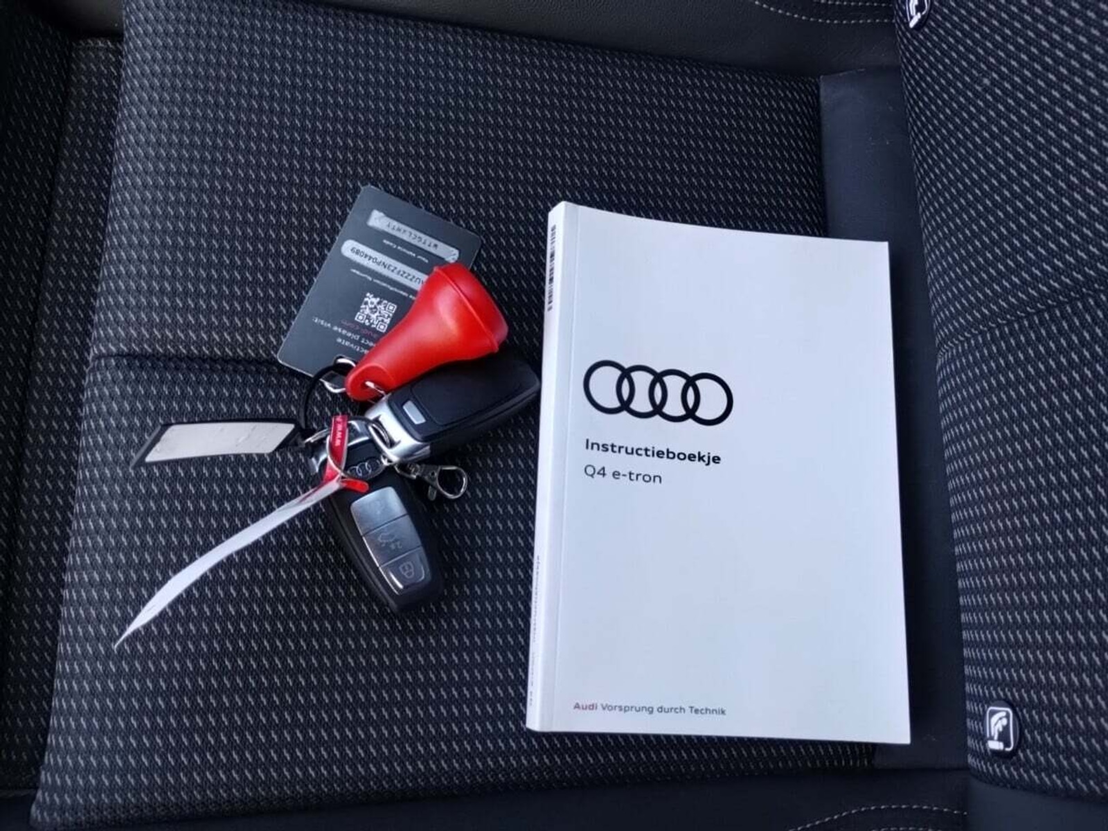 Foto 16 van Audi Q4 Sportback e-tron