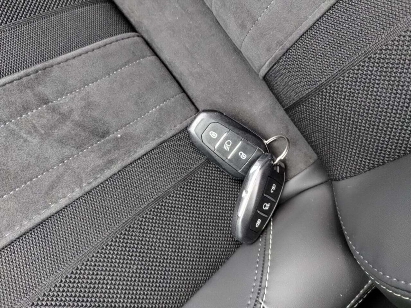 Foto 18 van Peugeot E-208