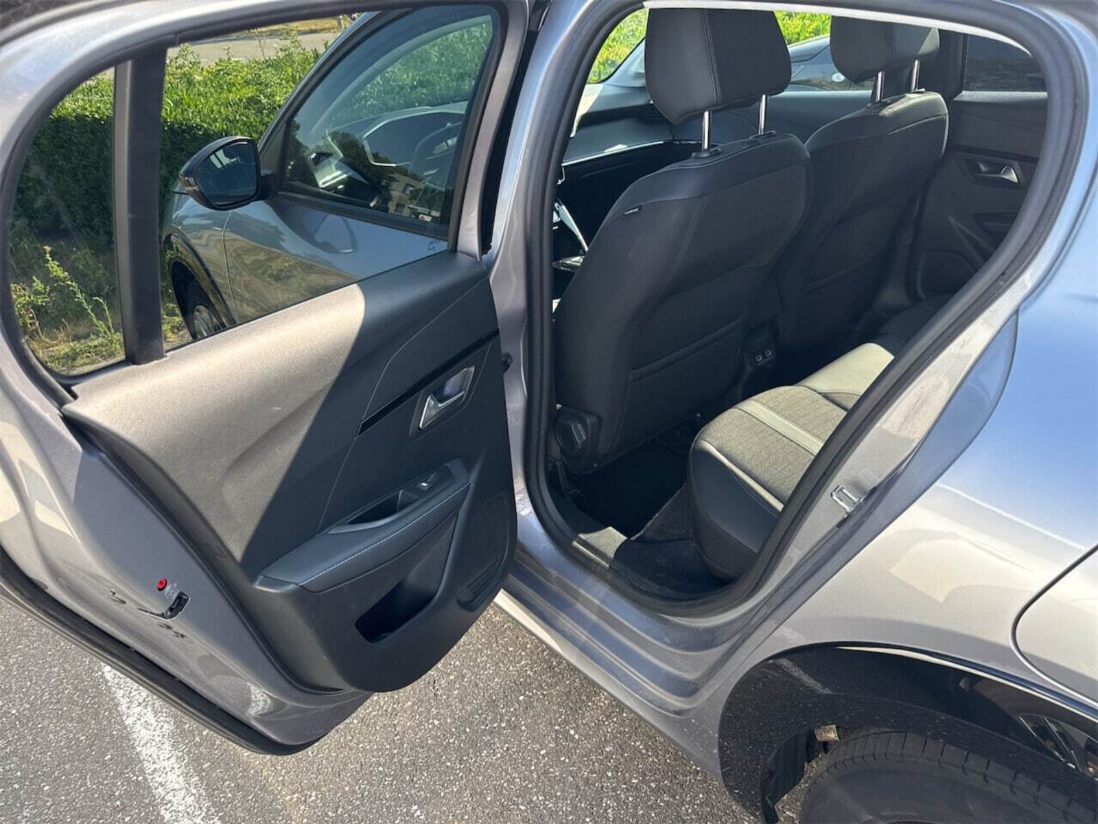 Foto 6 van Peugeot E-208