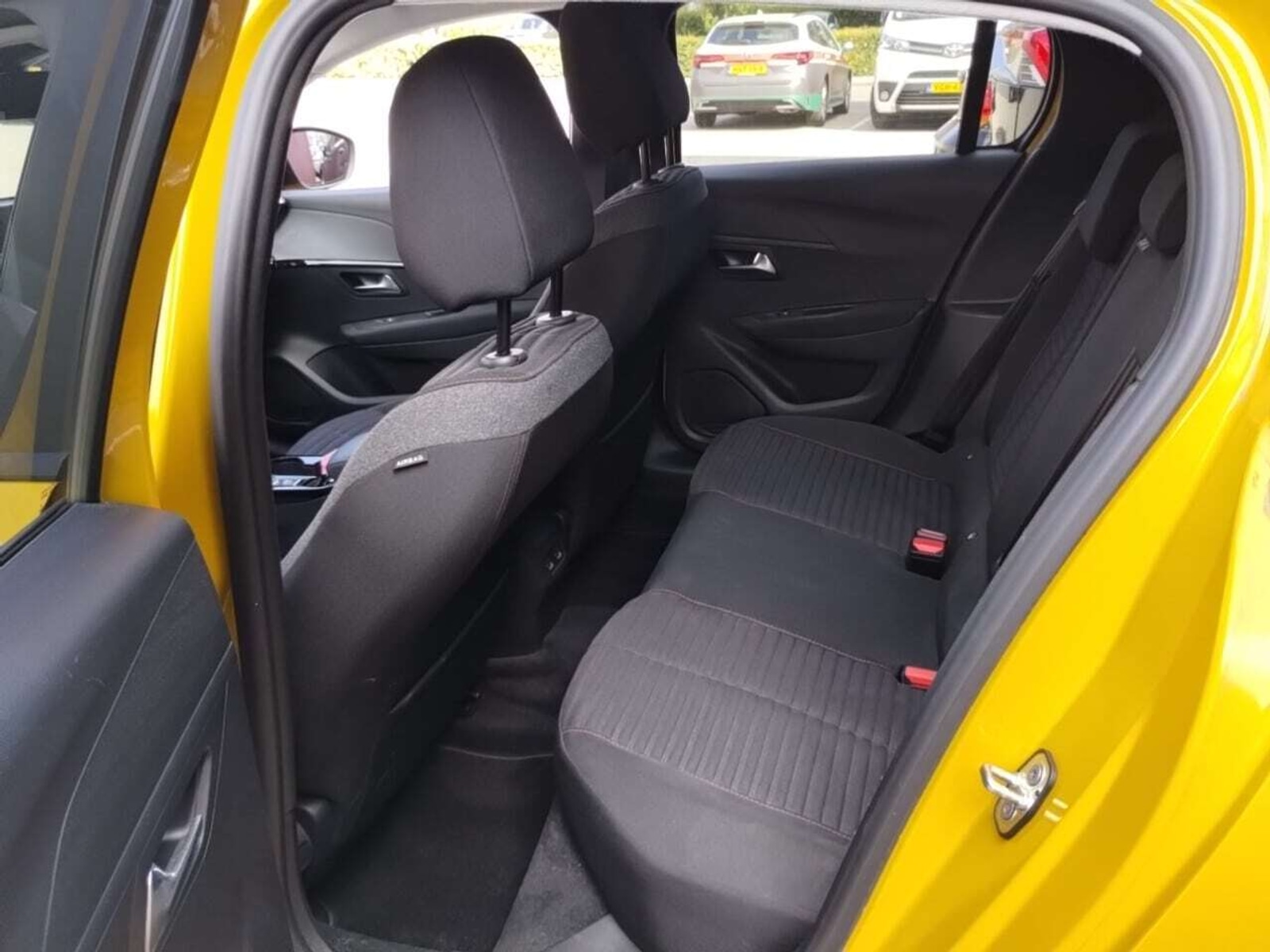 Foto 5 van Peugeot E-208