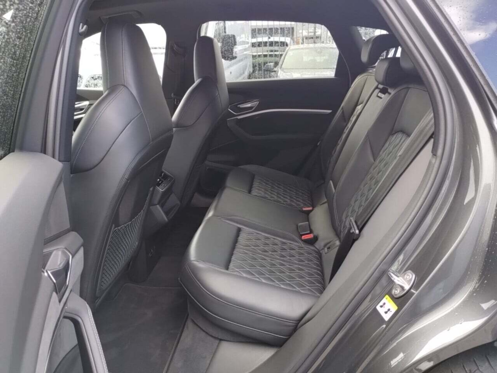 Foto 16 van Audi e-tron